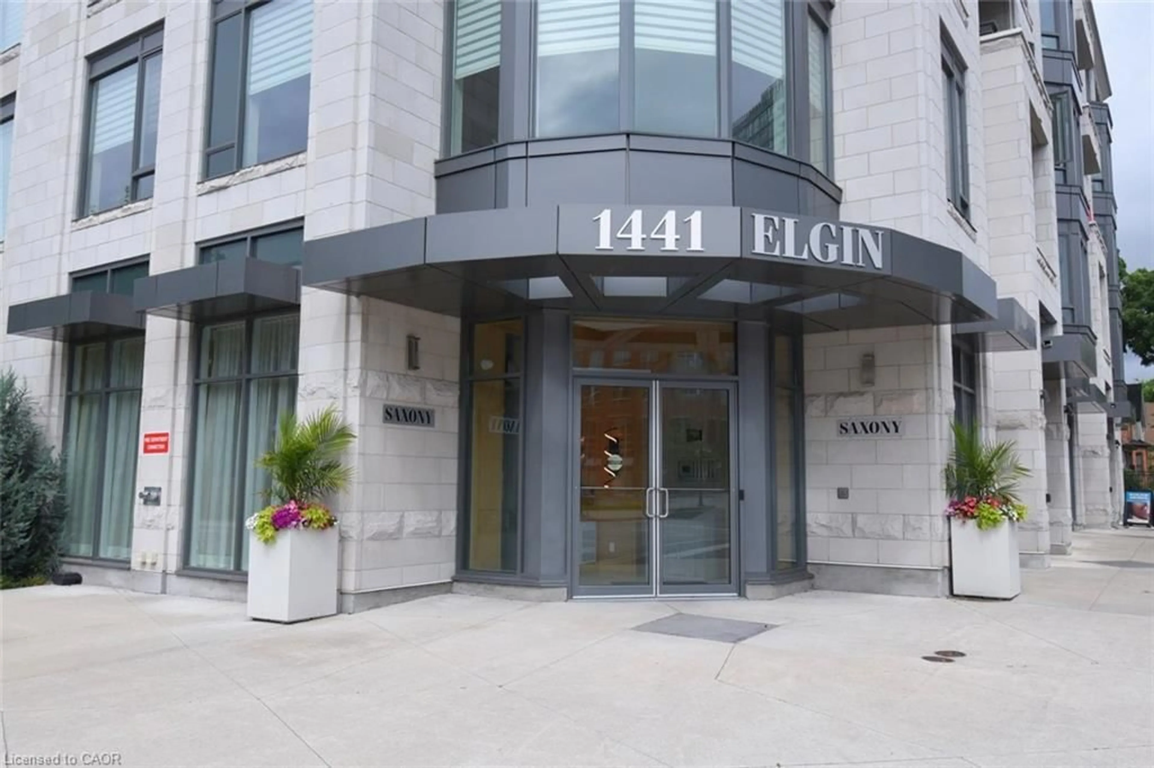 Indoor foyer for 1441 Elgin St #604, Burlington Ontario L7S 1E6