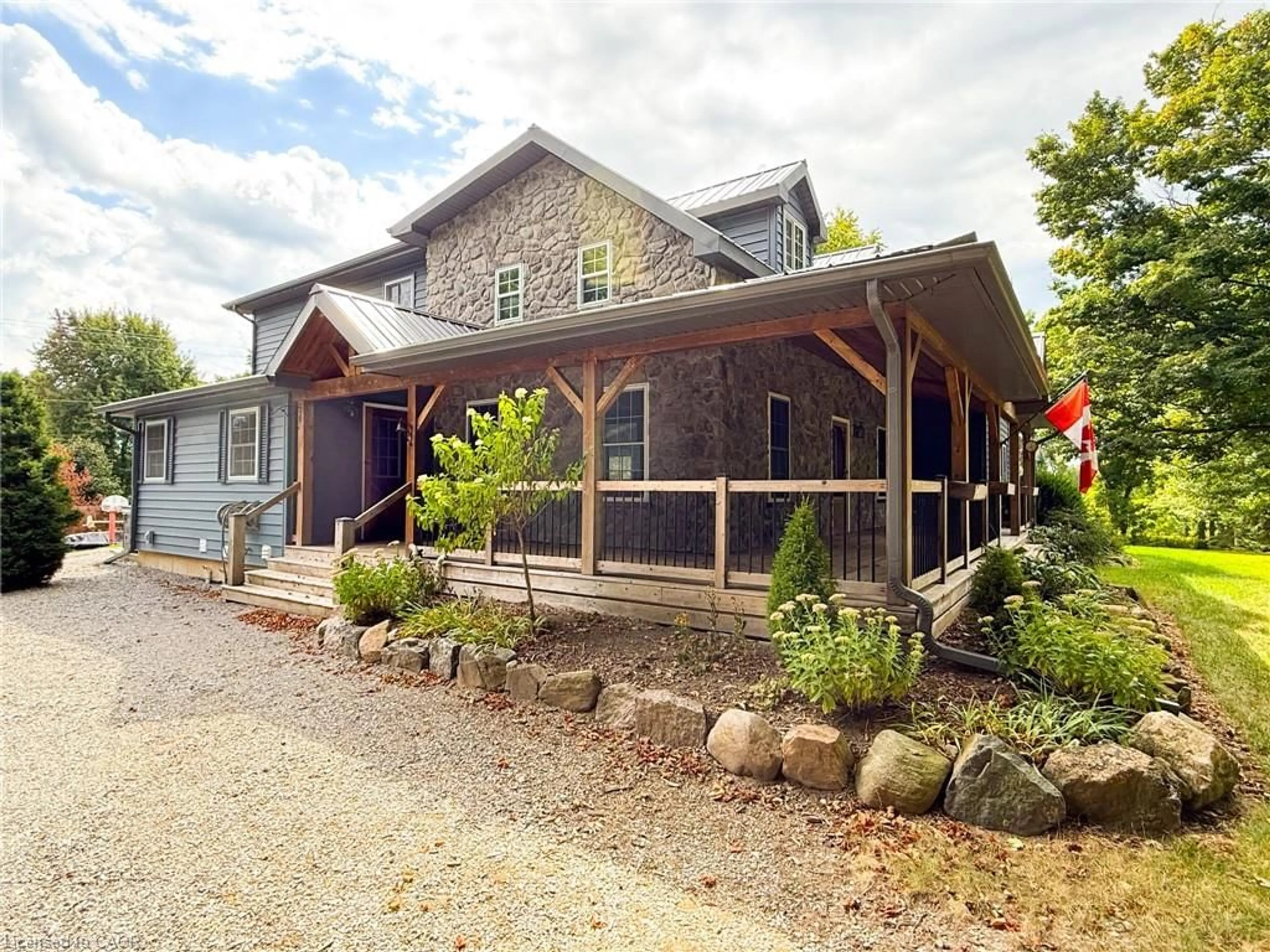 Patio, unknown for 654 Concession 3 Rd, Wilsonville Ontario N0E 1Z0