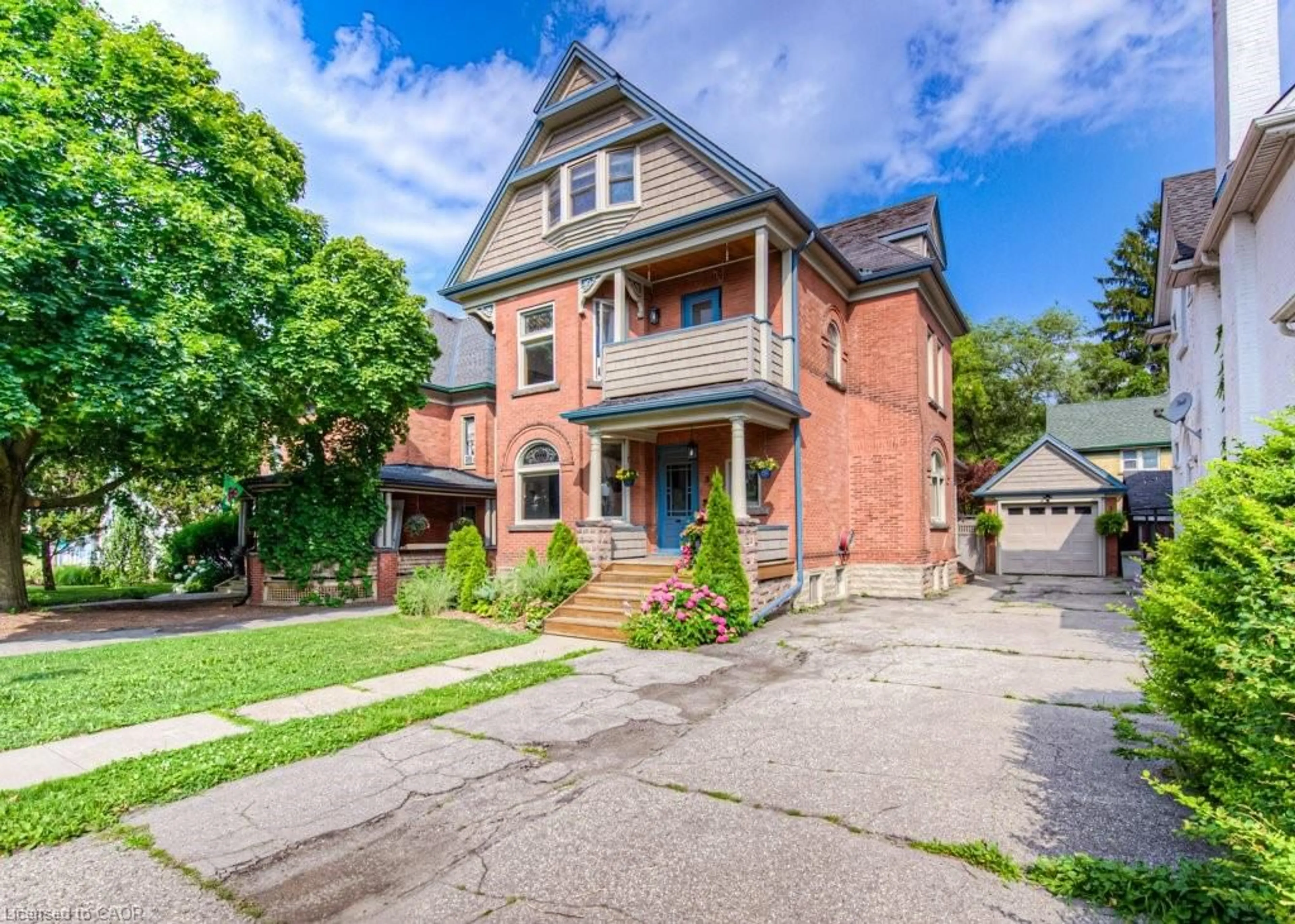 Home with brick exterior material, street for 350 Queen St, Kitchener Ontario N2G 1W7
