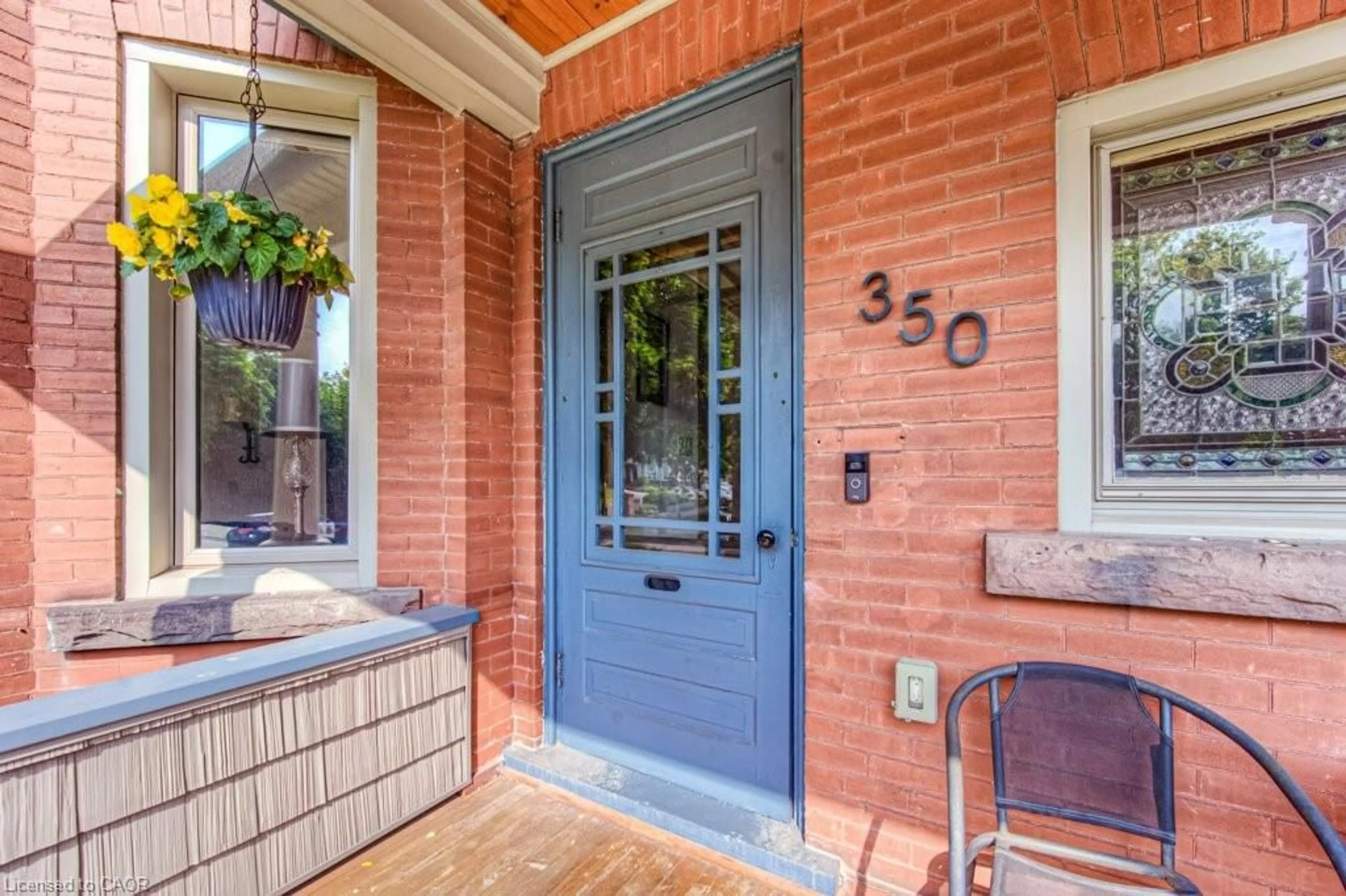 Home with brick exterior material, street for 350 Queen St, Kitchener Ontario N2G 1W7