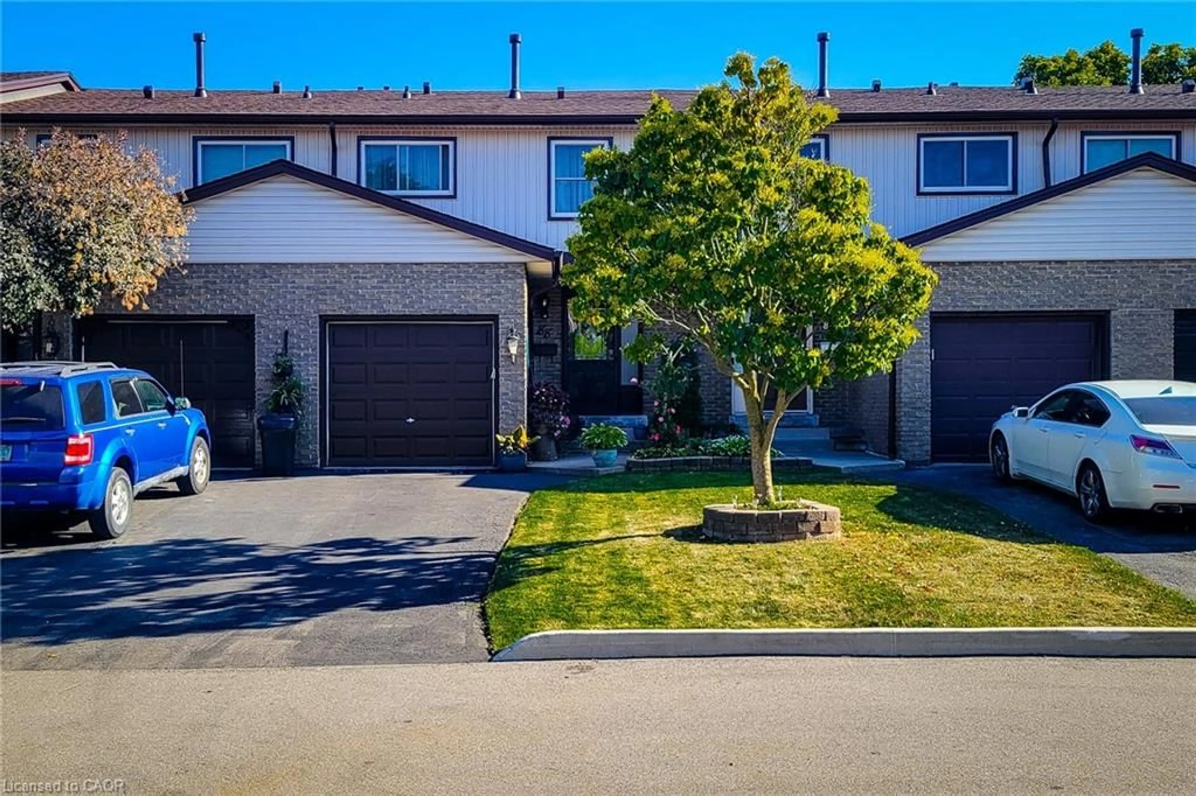 A pic from outside/outdoor area/front of a property/back of a property/a pic from drone, street for 1115 Paramount Dr #88, Stoney Creek Ontario L8J 1P6
