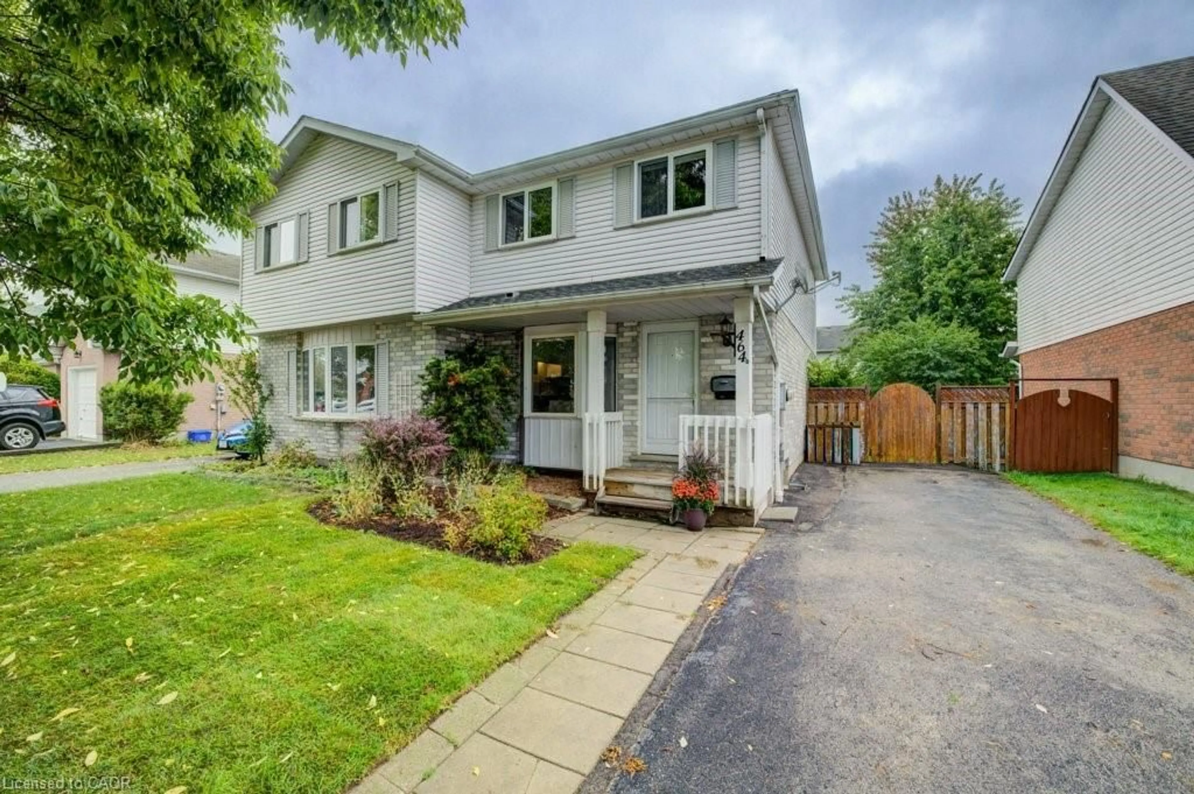 Home with vinyl exterior material, street for 464B Exmoor St, Waterloo Ontario N2K 3T7