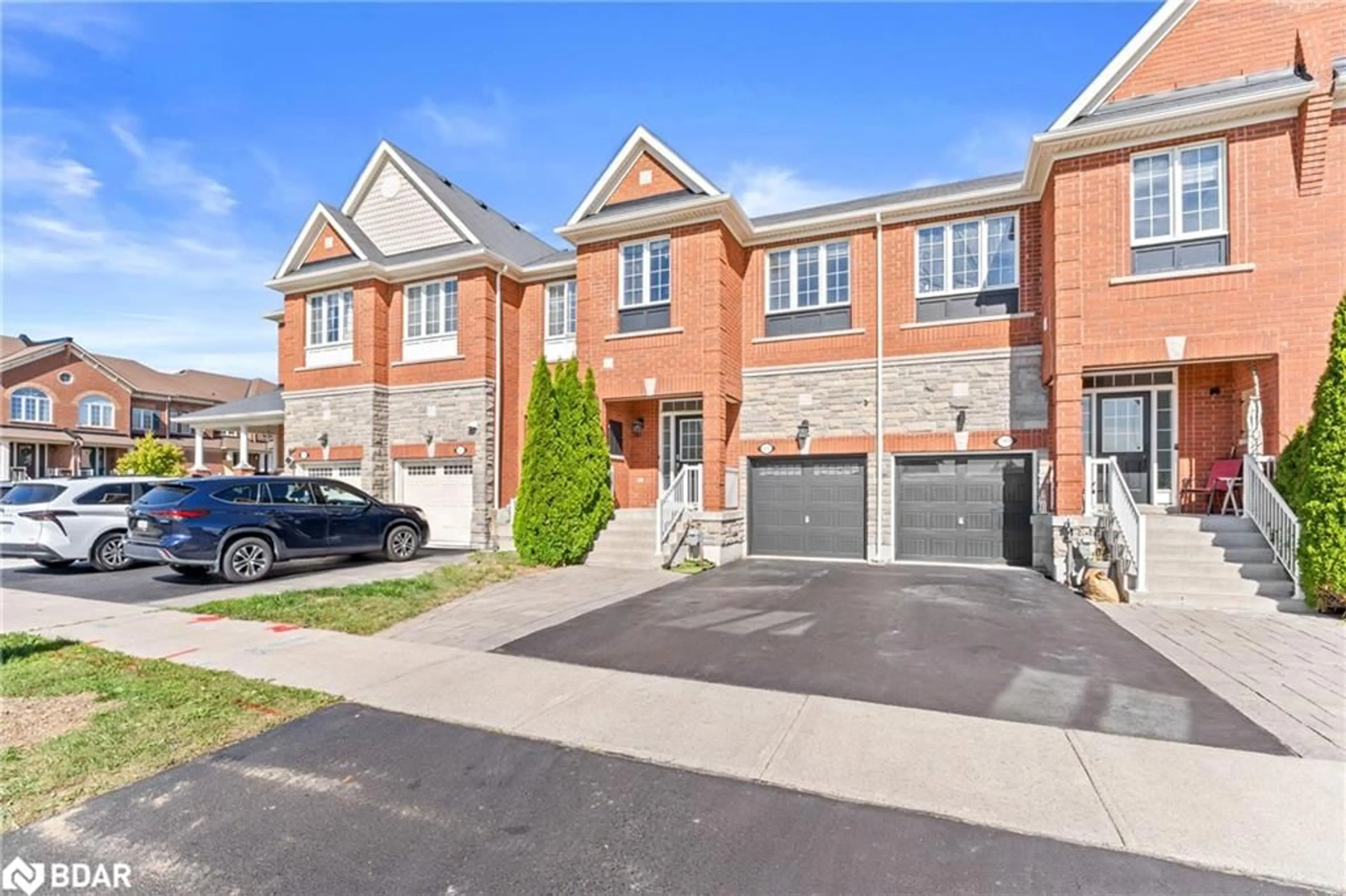 Home with brick exterior material, street for 92 Mccann Cres, Bradford Ontario L3Z 0M5