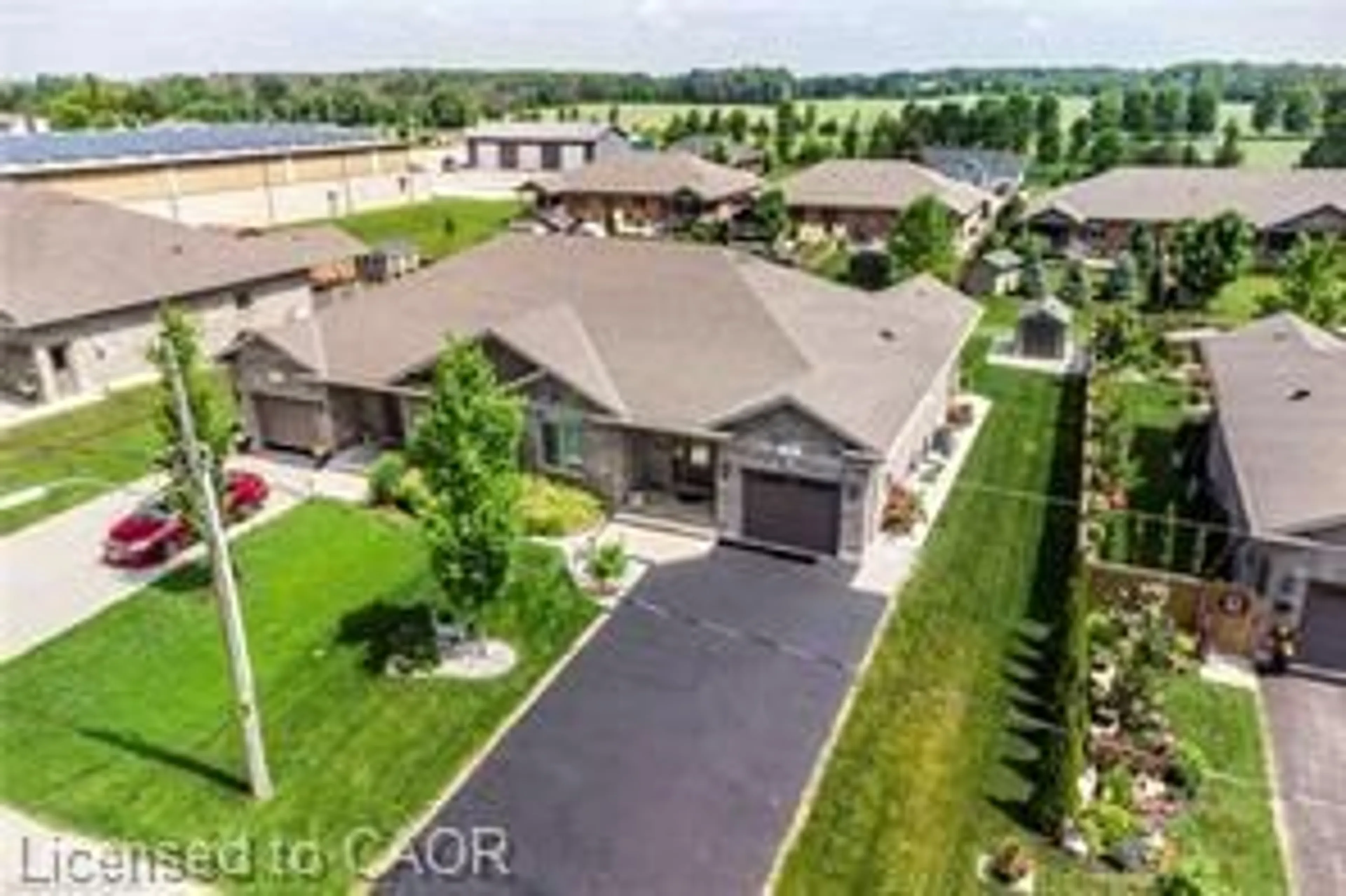 A pic from outside/outdoor area/front of a property/back of a property/a pic from drone, street for 9 William St, Clifford Ontario N0G 1M0