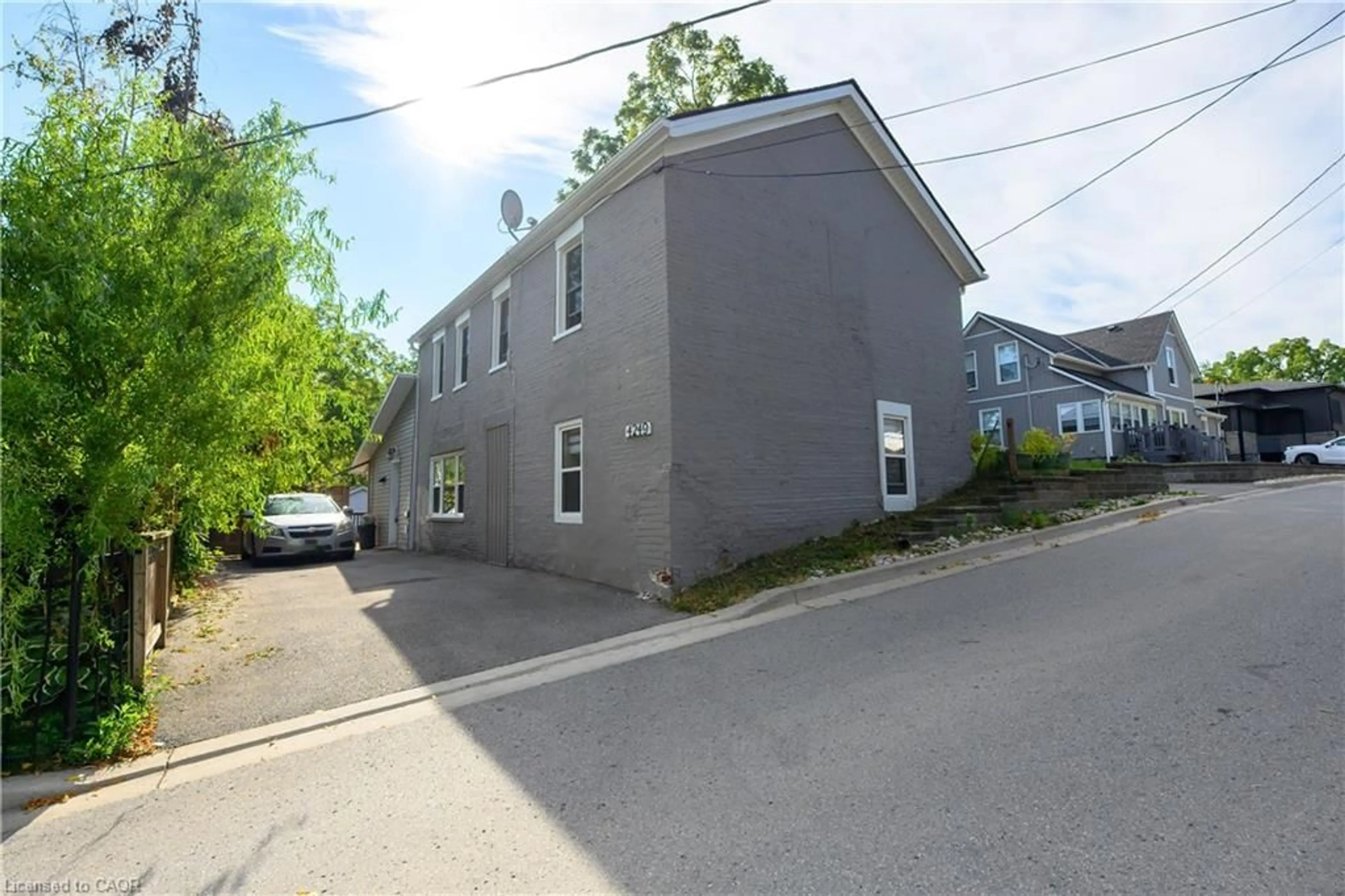 Unknown for 4249 Academy St, Beamsville Ontario L3J 0R5