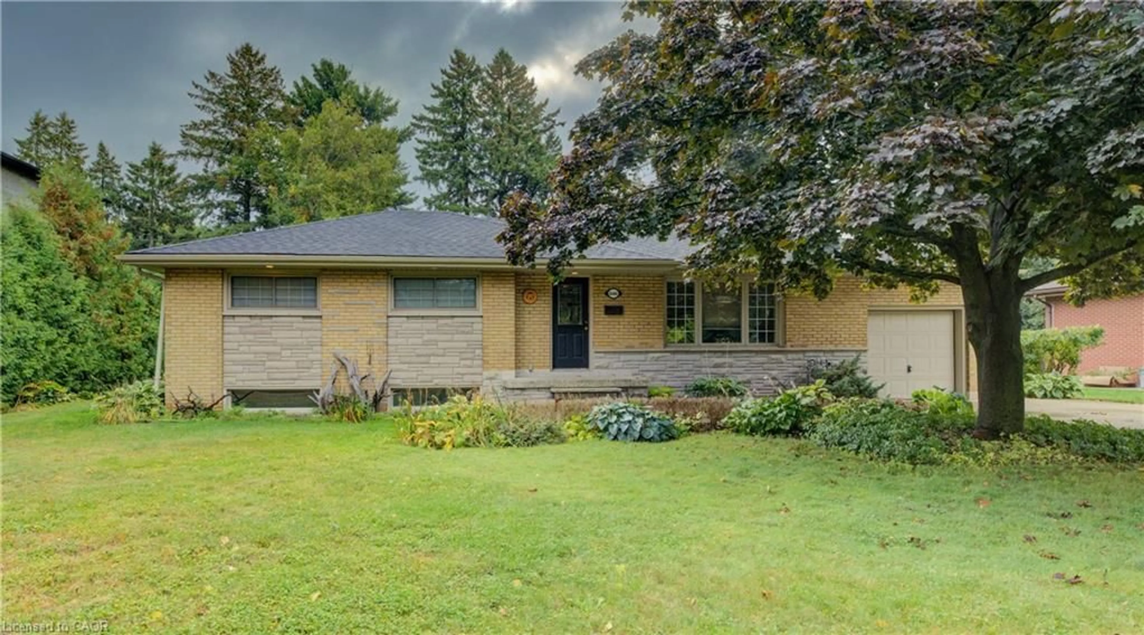 Home with brick exterior material, street for 646 Iroquois Ave, Ancaster Ontario L9G 3B4