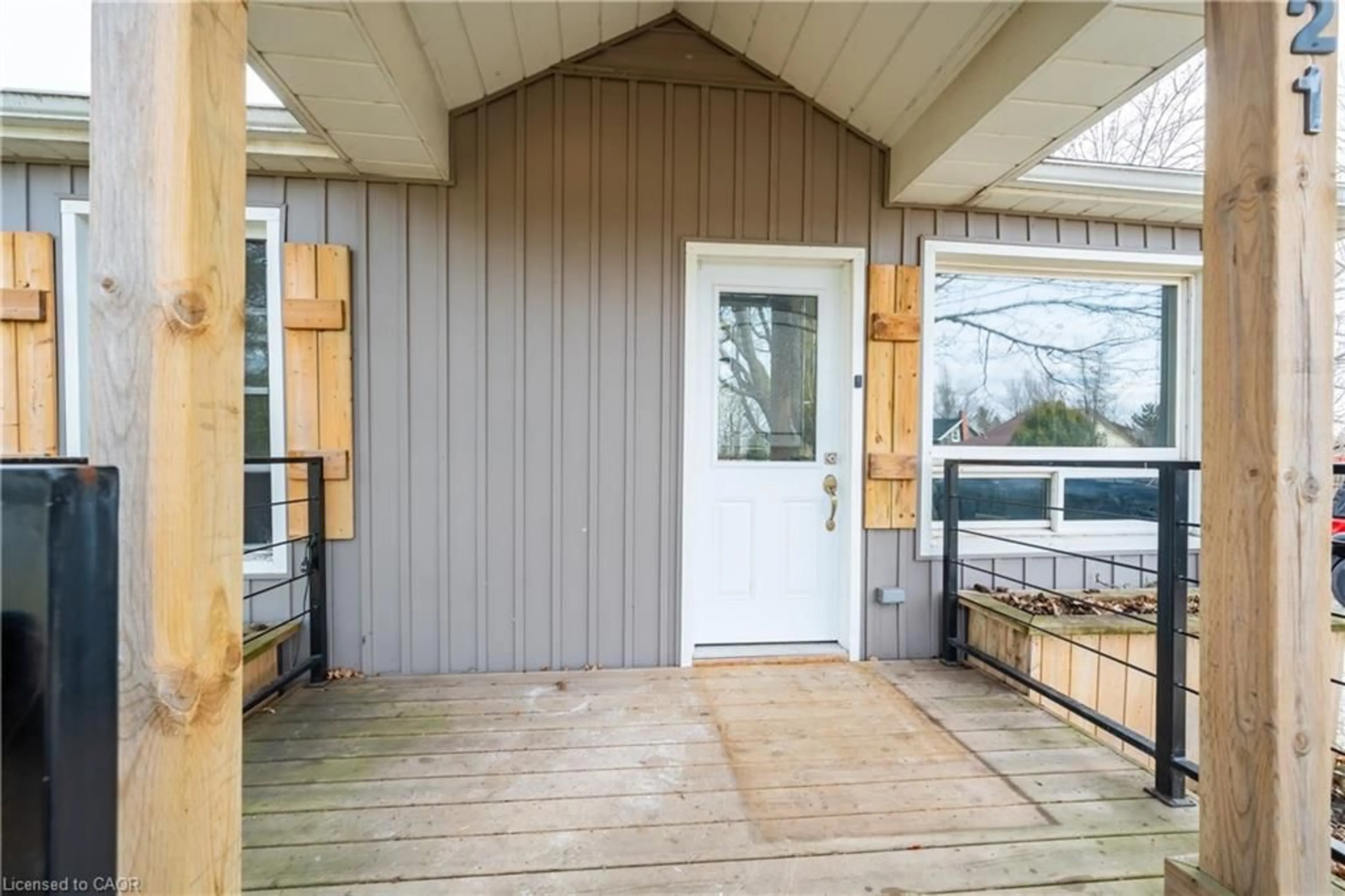 Unknown for 21 Renfrew St, Caledonia Ontario N3W 1E8