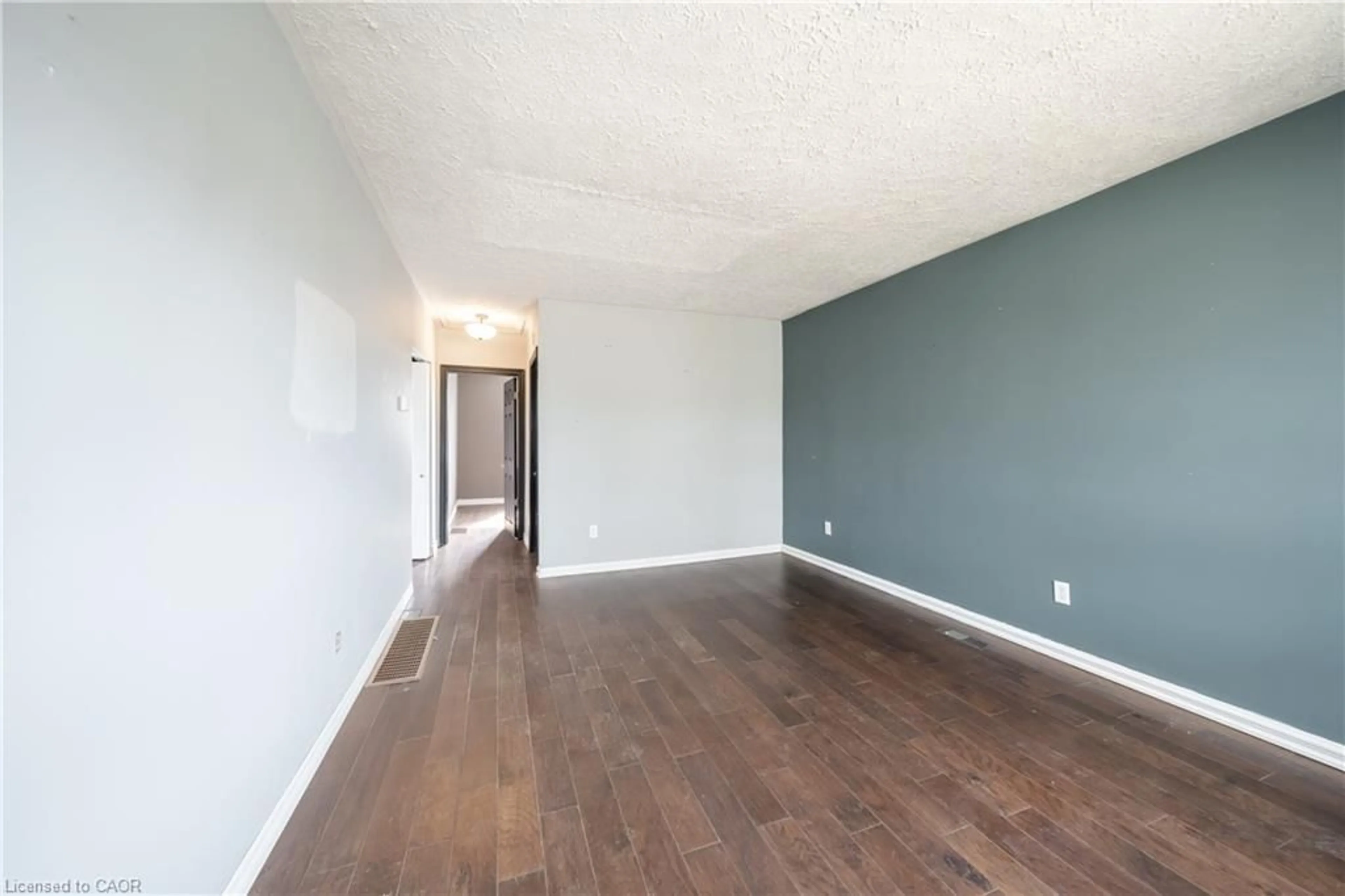 A pic of a room for 21 Renfrew St, Caledonia Ontario N3W 1E8
