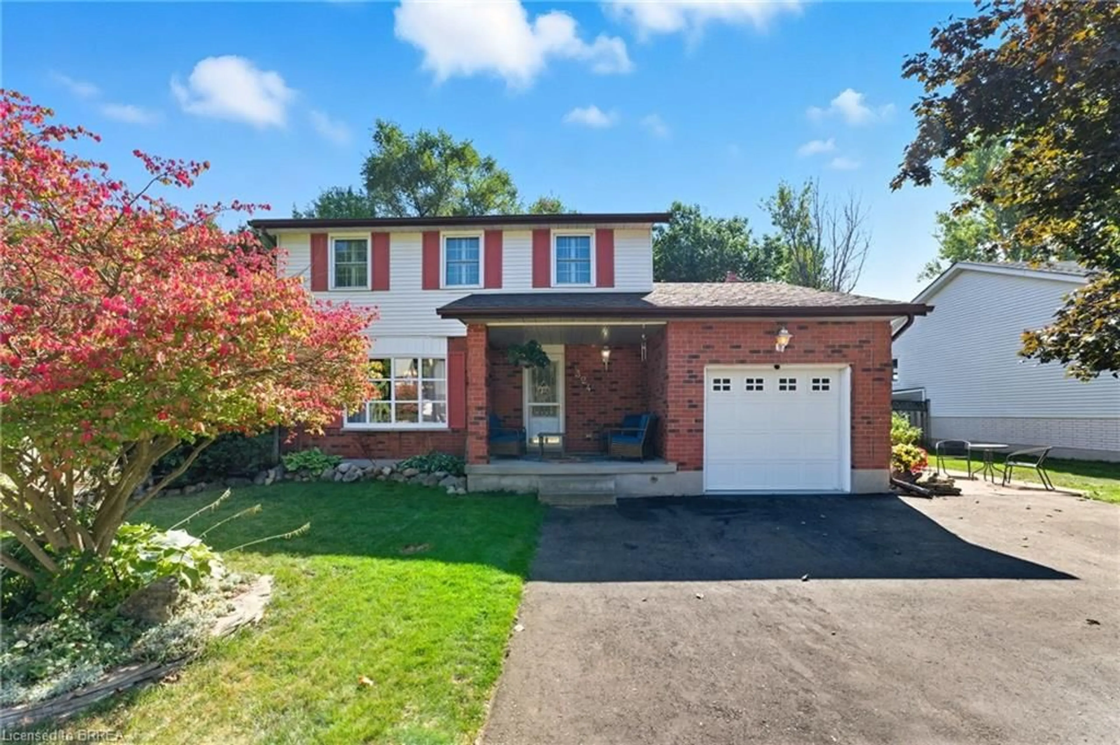 Home with brick exterior material, street for 324 Burnett Ave, Cambridge Ontario N1T 1G6