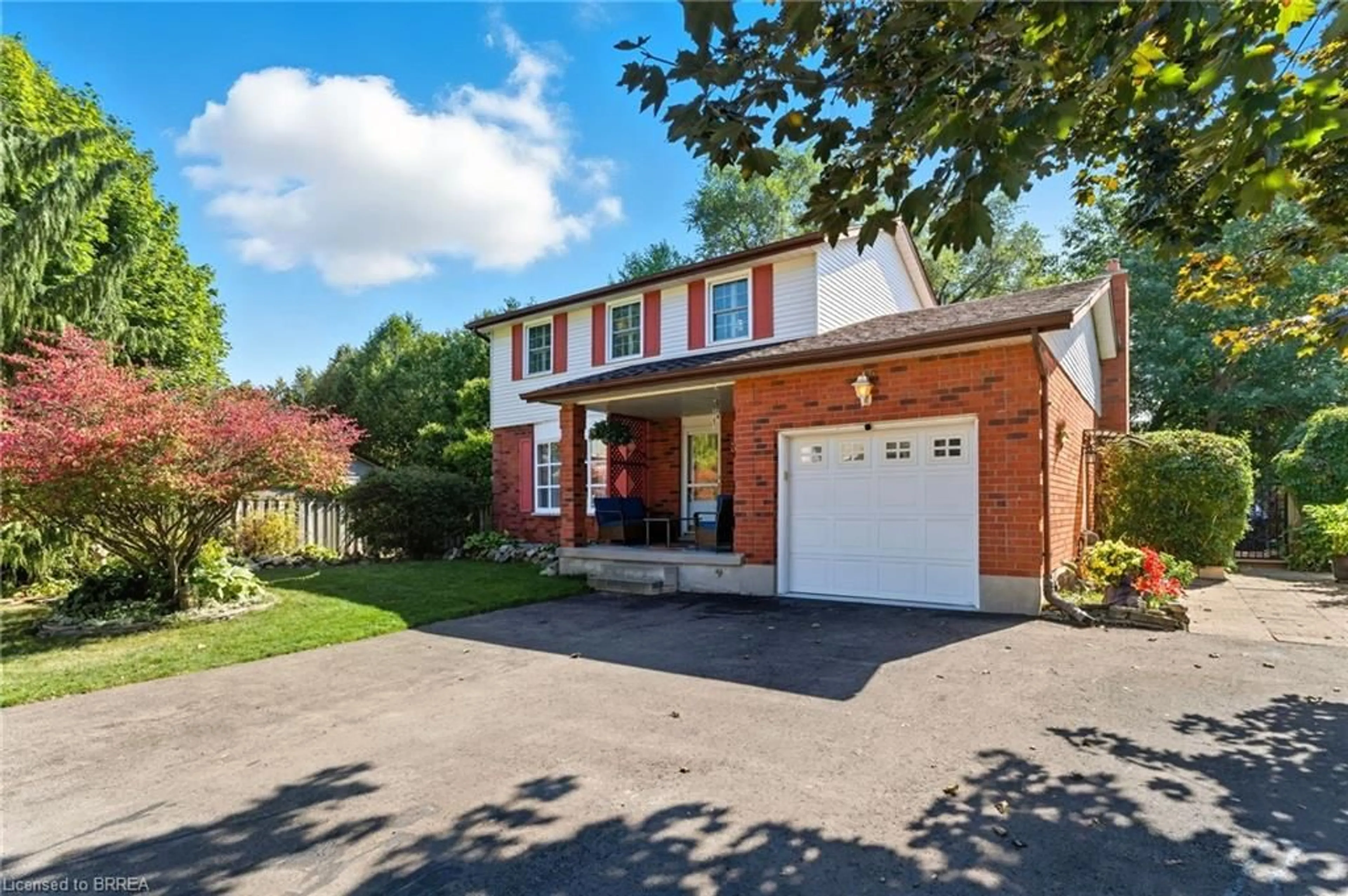 Home with brick exterior material, street for 324 Burnett Ave, Cambridge Ontario N1T 1G6