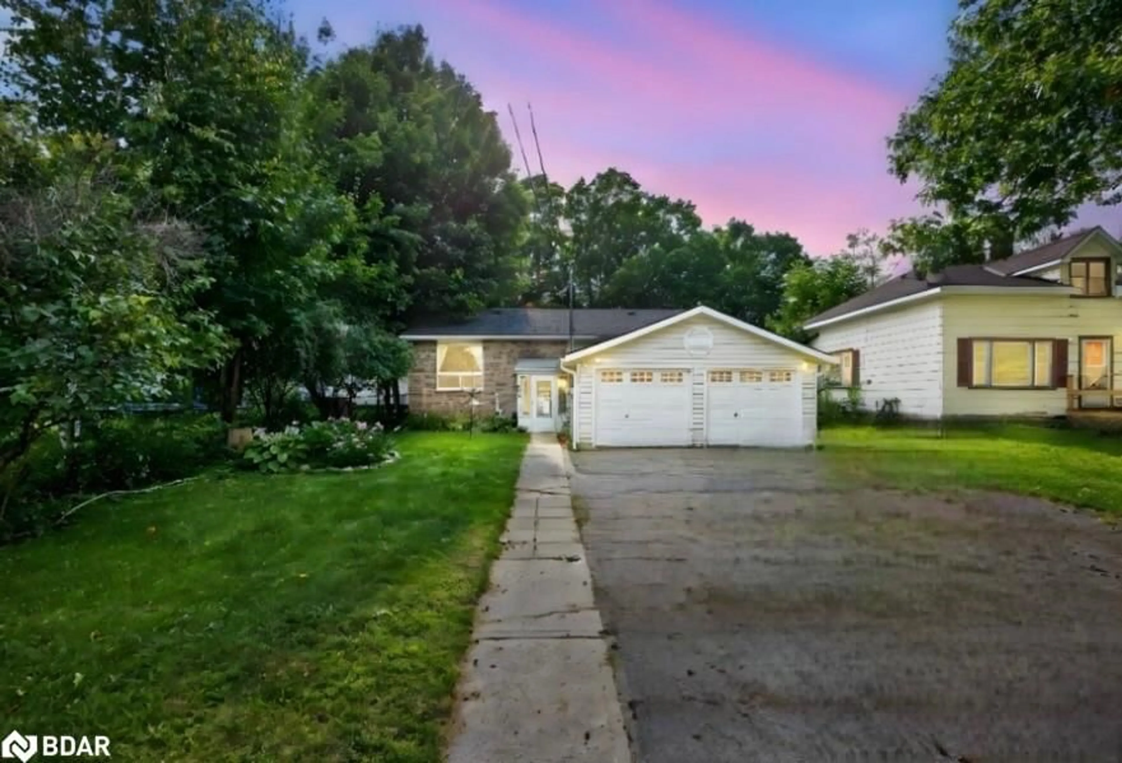 A pic from outside/outdoor area/front of a property/back of a property/a pic from drone, street for 228 Cavana St, Midland Ontario L4R 4C1