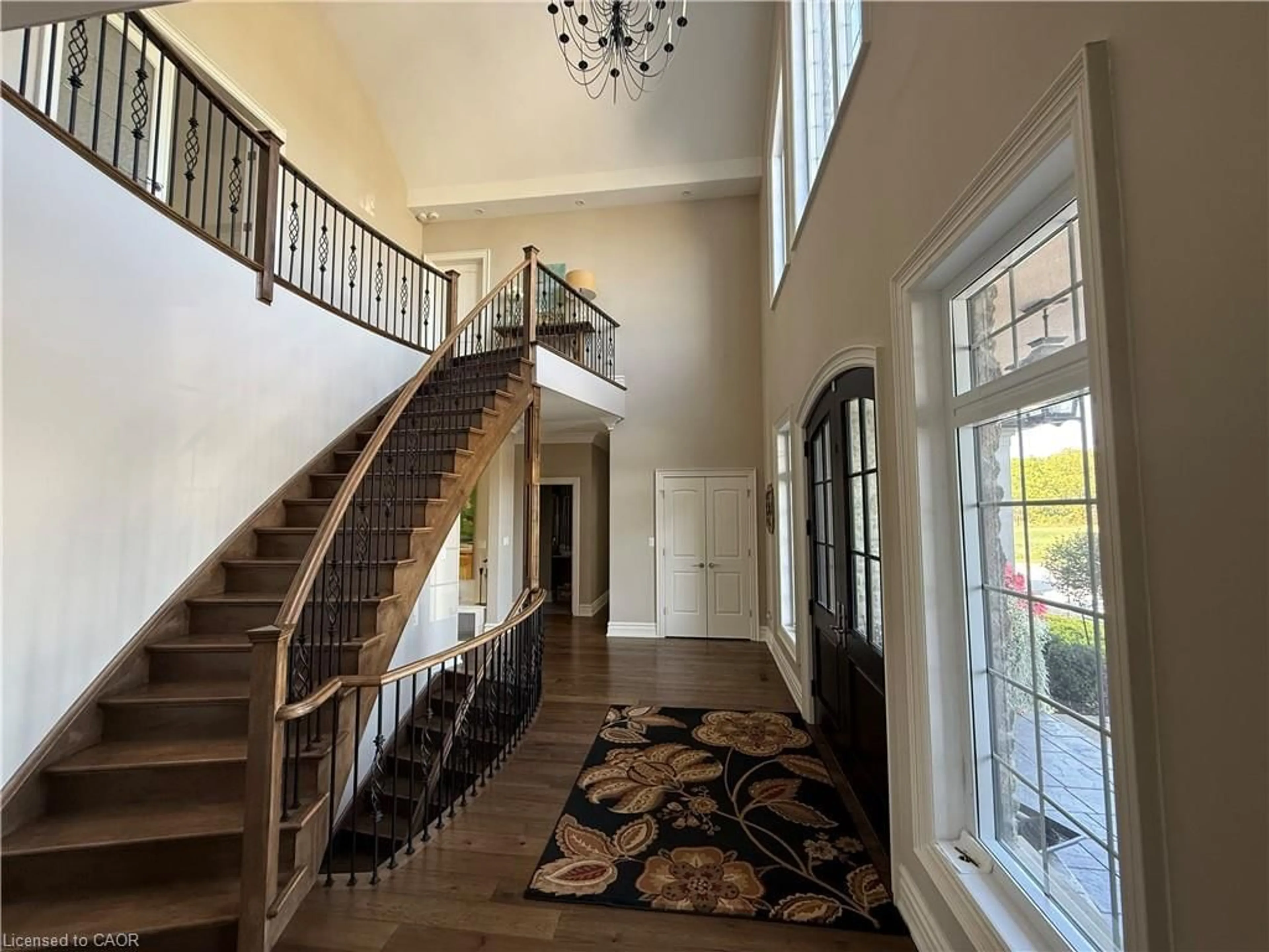 Indoor entryway for 649 East Quarter Line, Port Dover Ontario N0A 1N1
