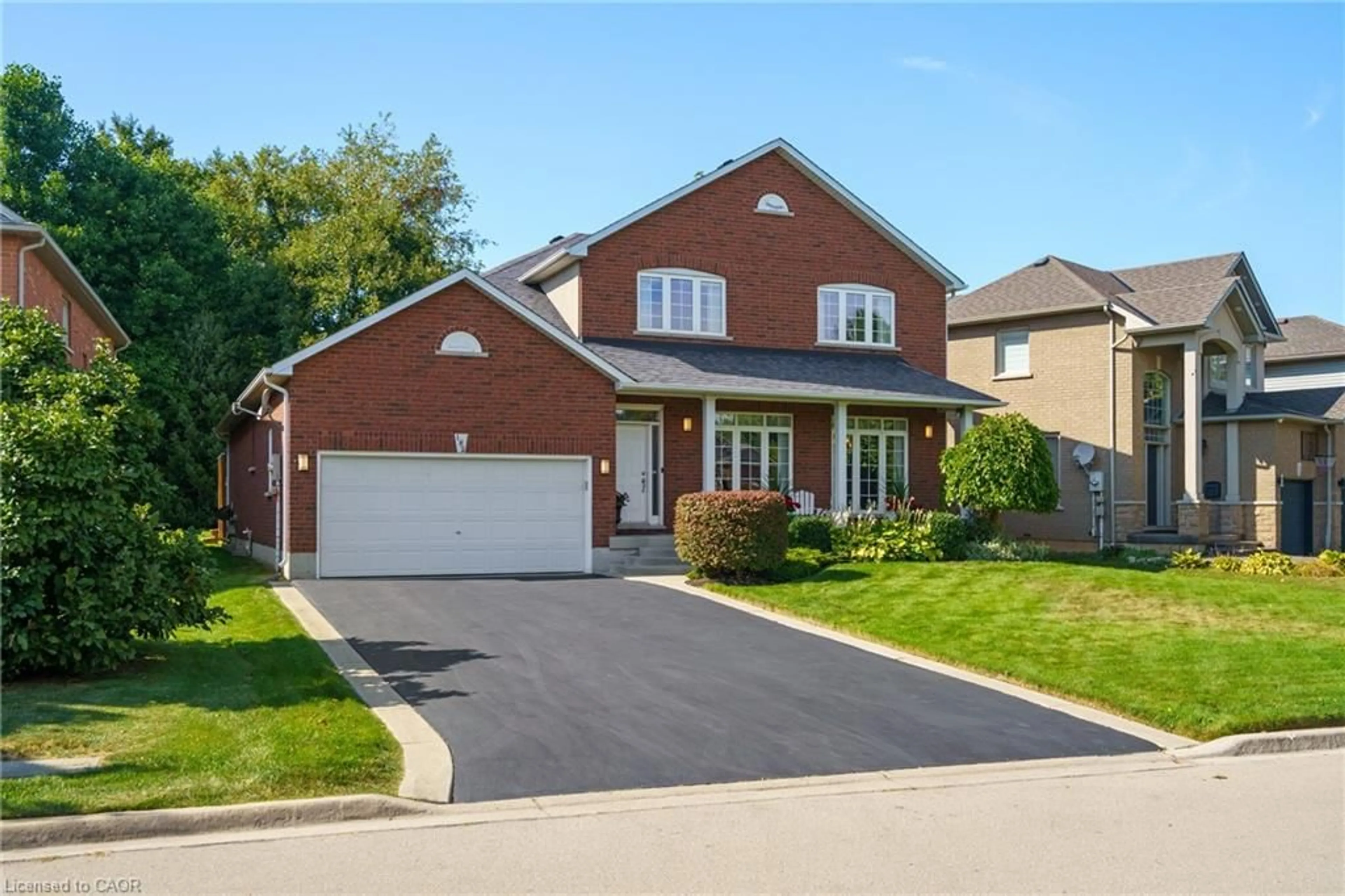 Home with brick exterior material, street for 182 Valridge Dr, Ancaster Ontario L9G 4Y4