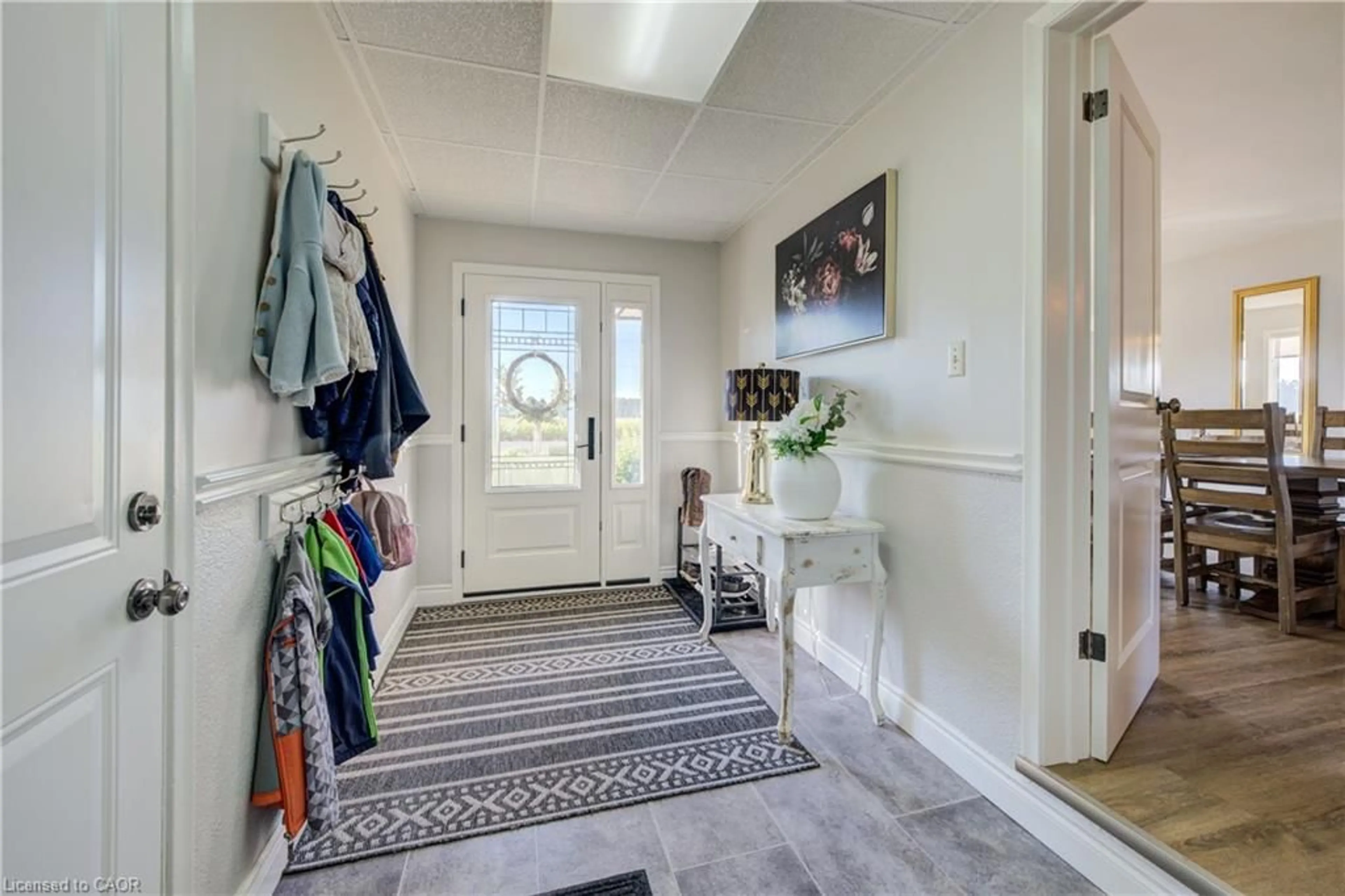 Indoor entryway for 129 Windham Road 2 St, Delhi Ontario N0J 1P0