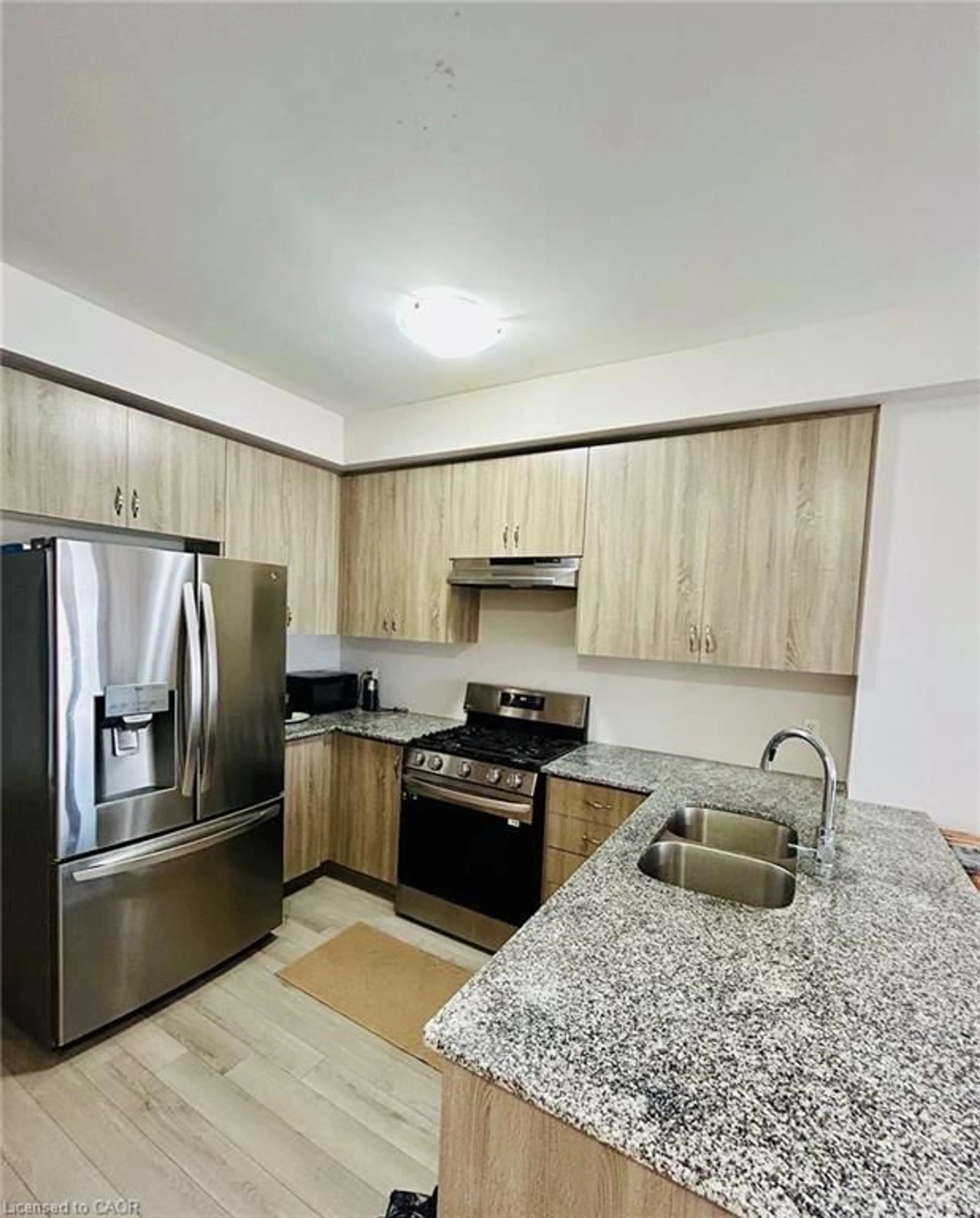 Standard kitchen, unknown for 585 Colborne St #302, Brantford Ontario N3S 0K4