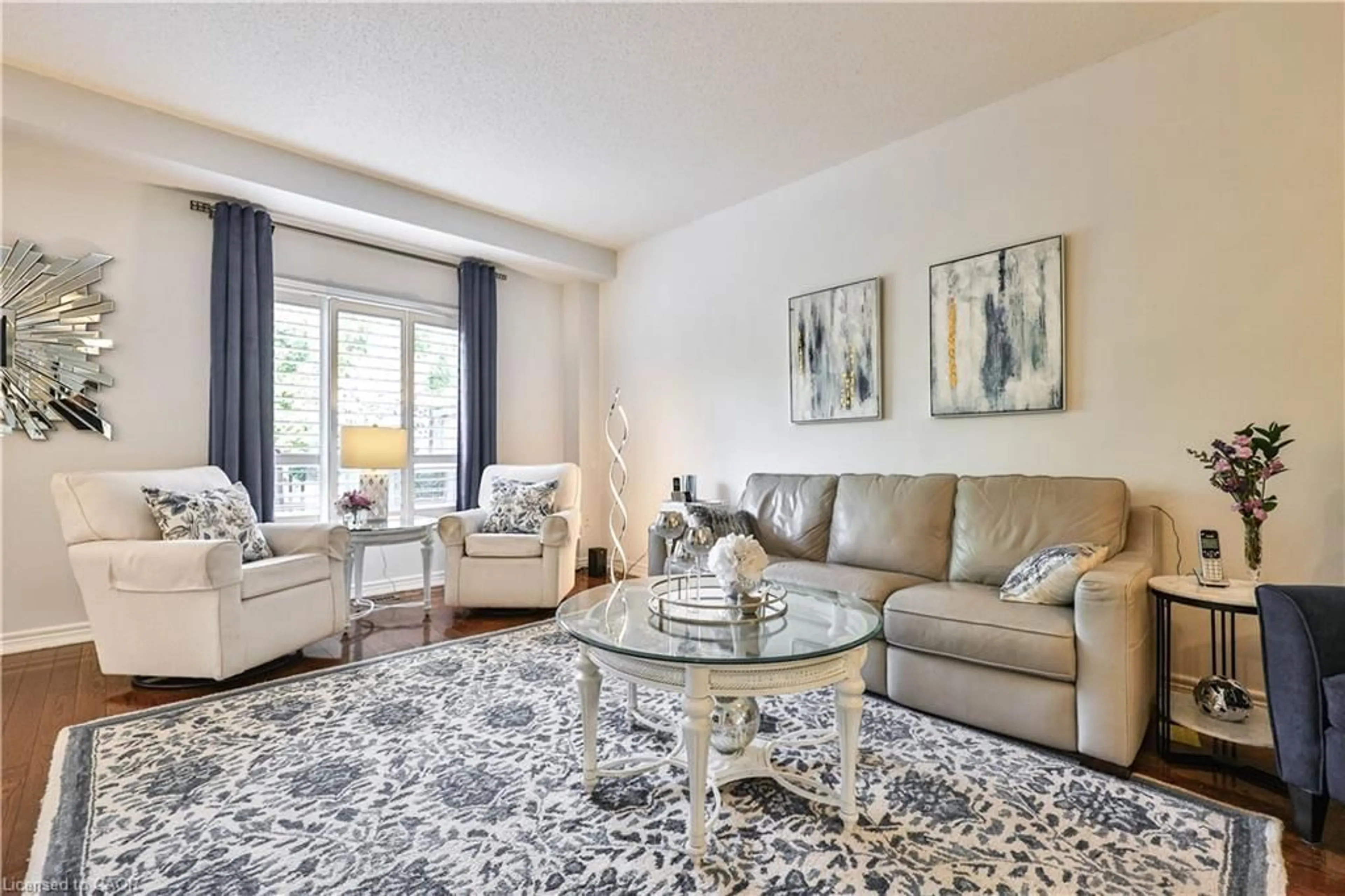 Living room with furniture, carpet floor for 4037 Medland Dr, Burlington Ontario L7M 4W7