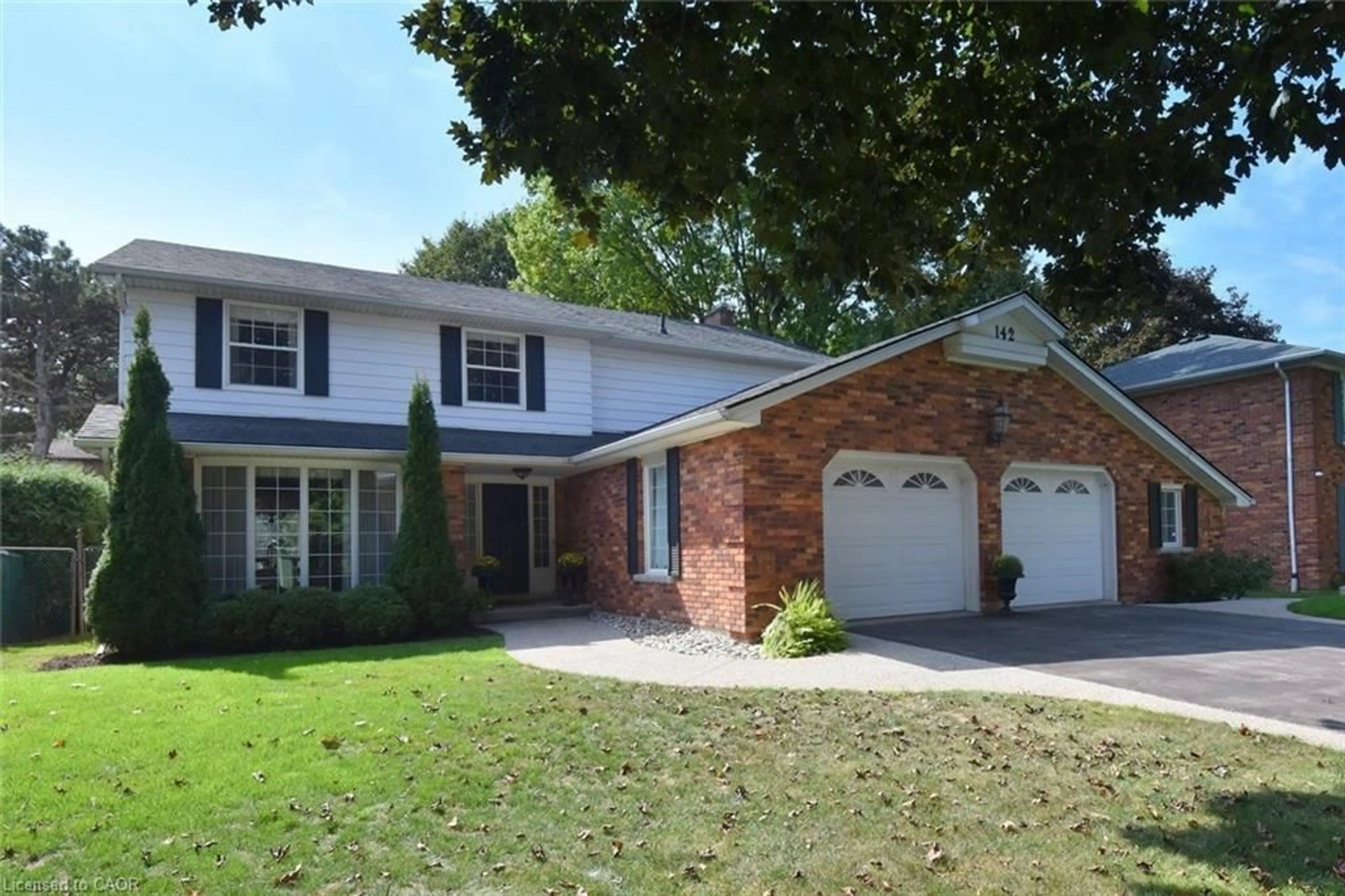 Home with brick exterior material, street for 142 Marigold Crt, Ancaster Ontario L9G 3M3