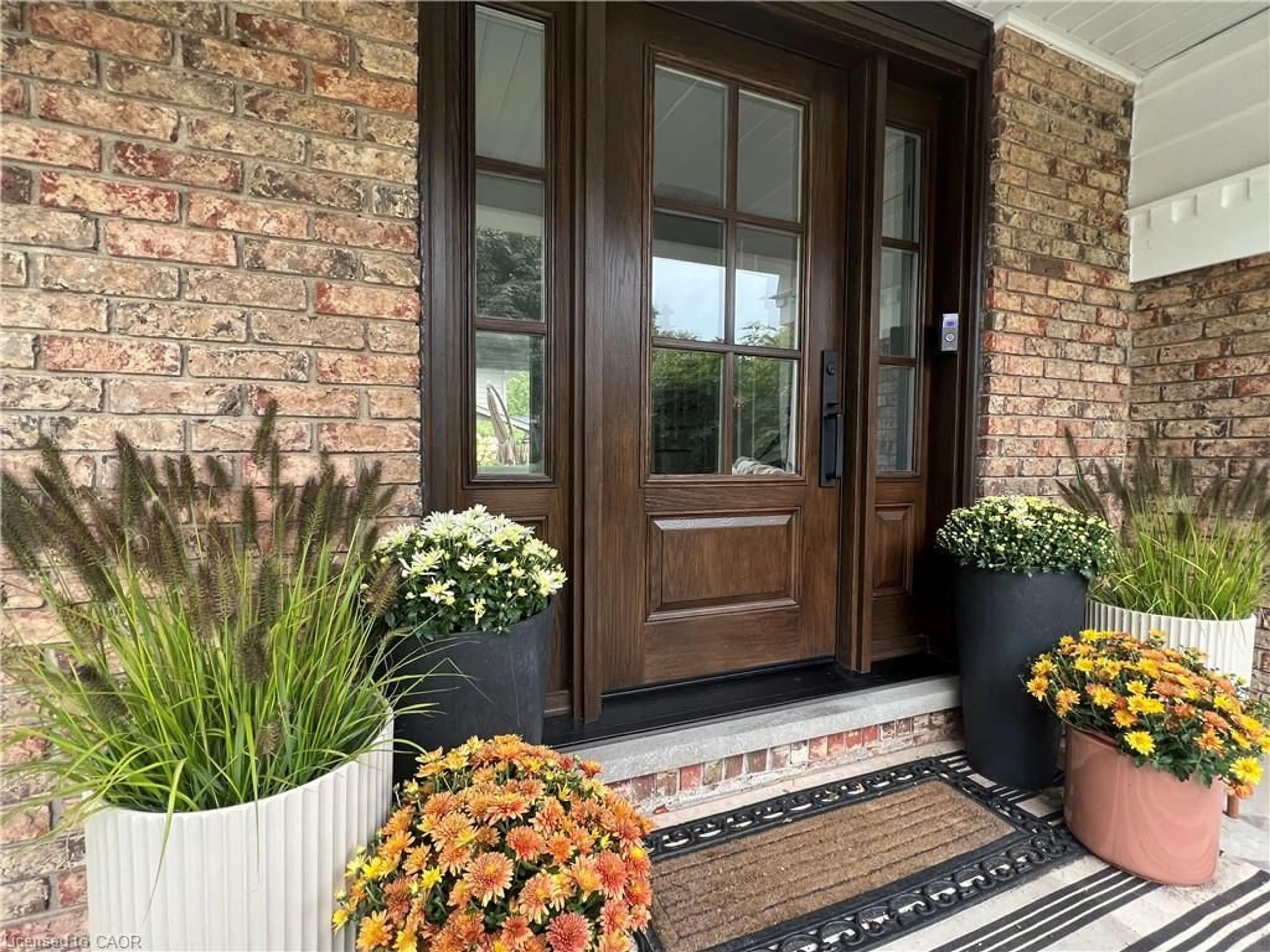 Indoor entryway for 4190 Spruce Ave, Burlington Ontario L7L 1K9