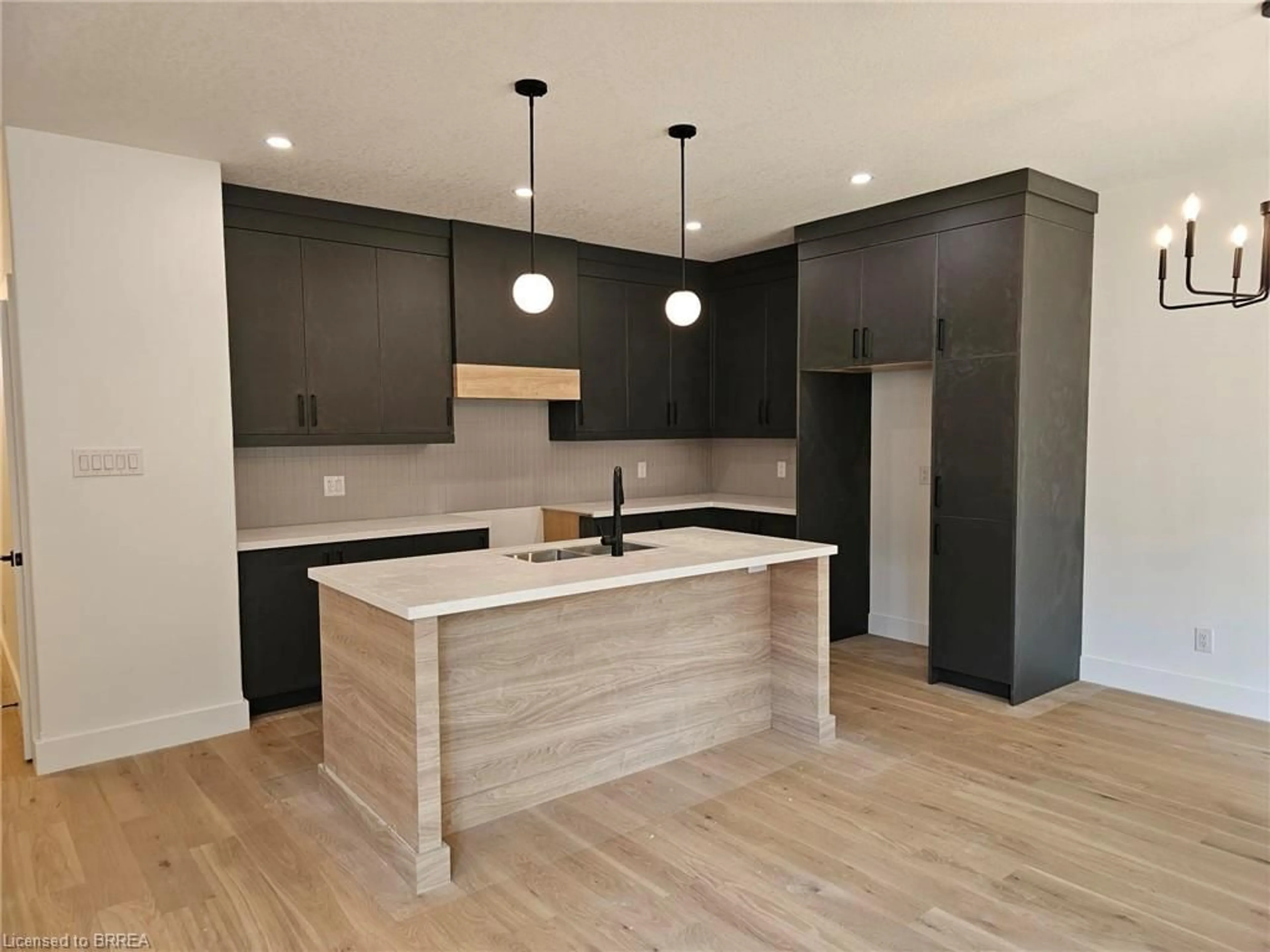 Open concept kitchen, wood/laminate floor for 146 Vanrooy Trail, Waterford Ontario N0E 1Y0