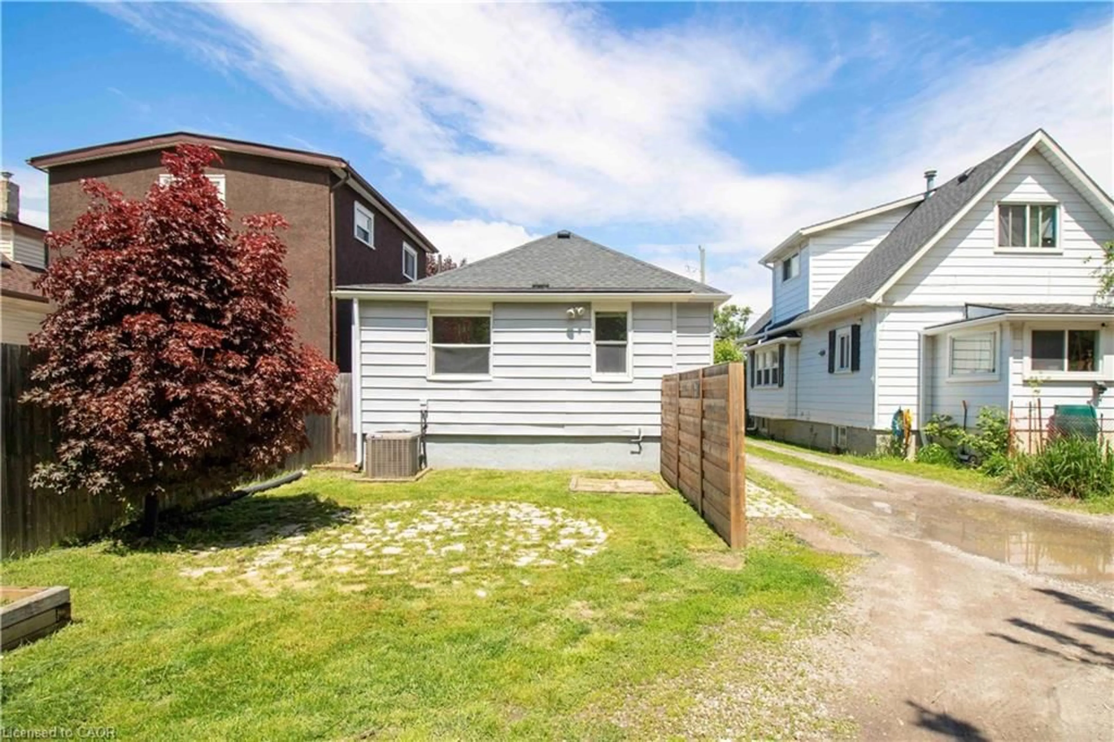 Unknown for 10 Manning St, St. Catharines Ontario L2R 1H9