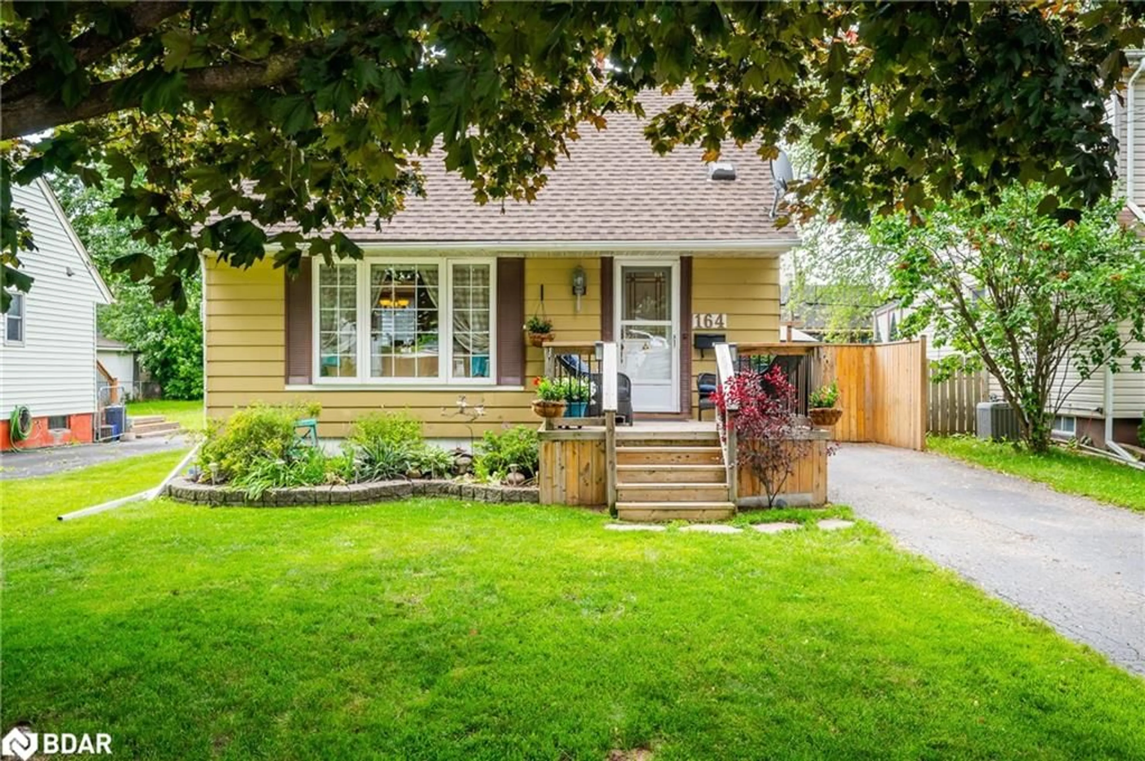Home with vinyl exterior material, street for 164 Adair Ave, Hamilton Ontario L8H 6A9
