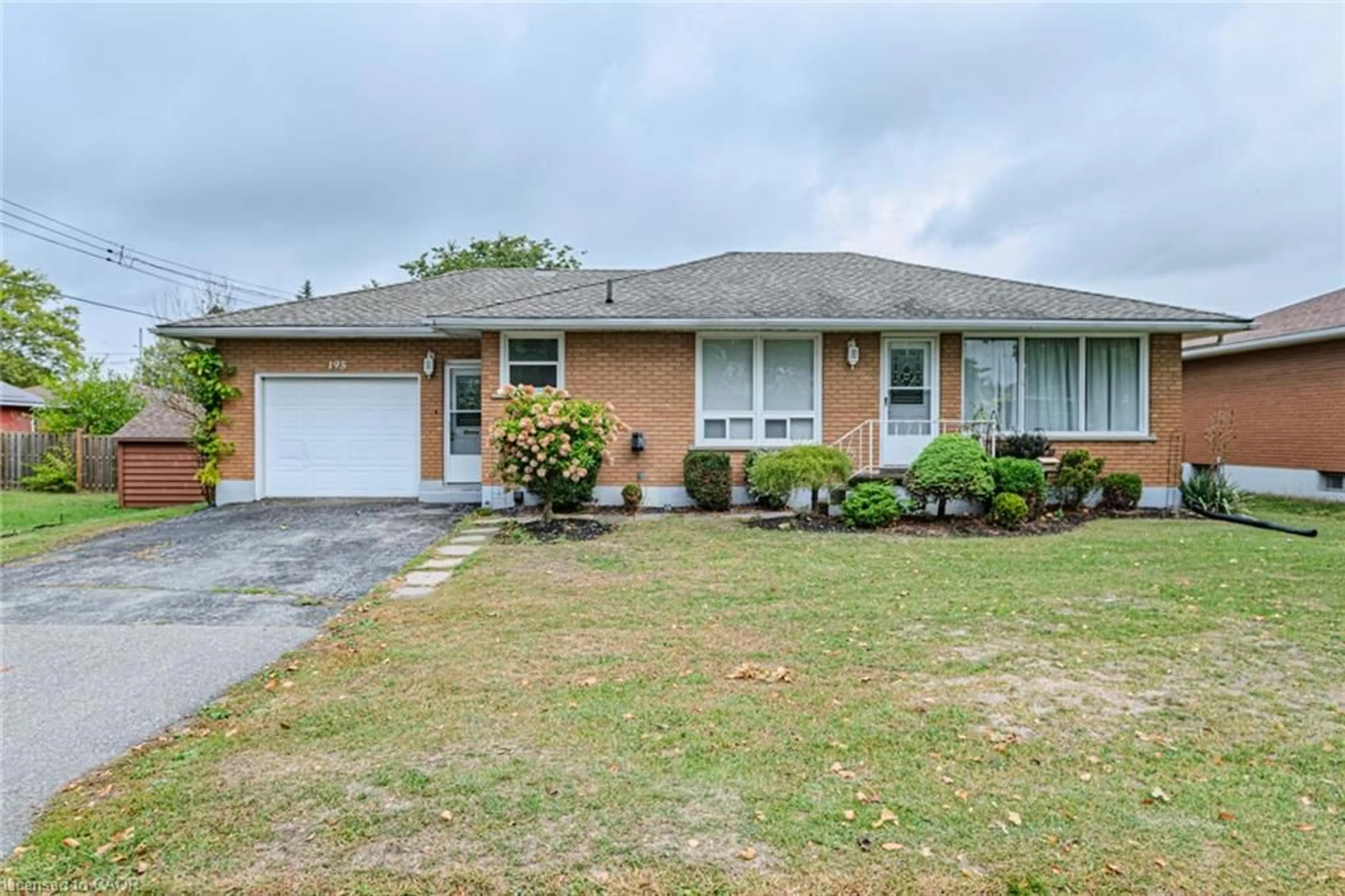 Unknown for 195 Connaught Ave, Delhi Ontario N4B 1L2