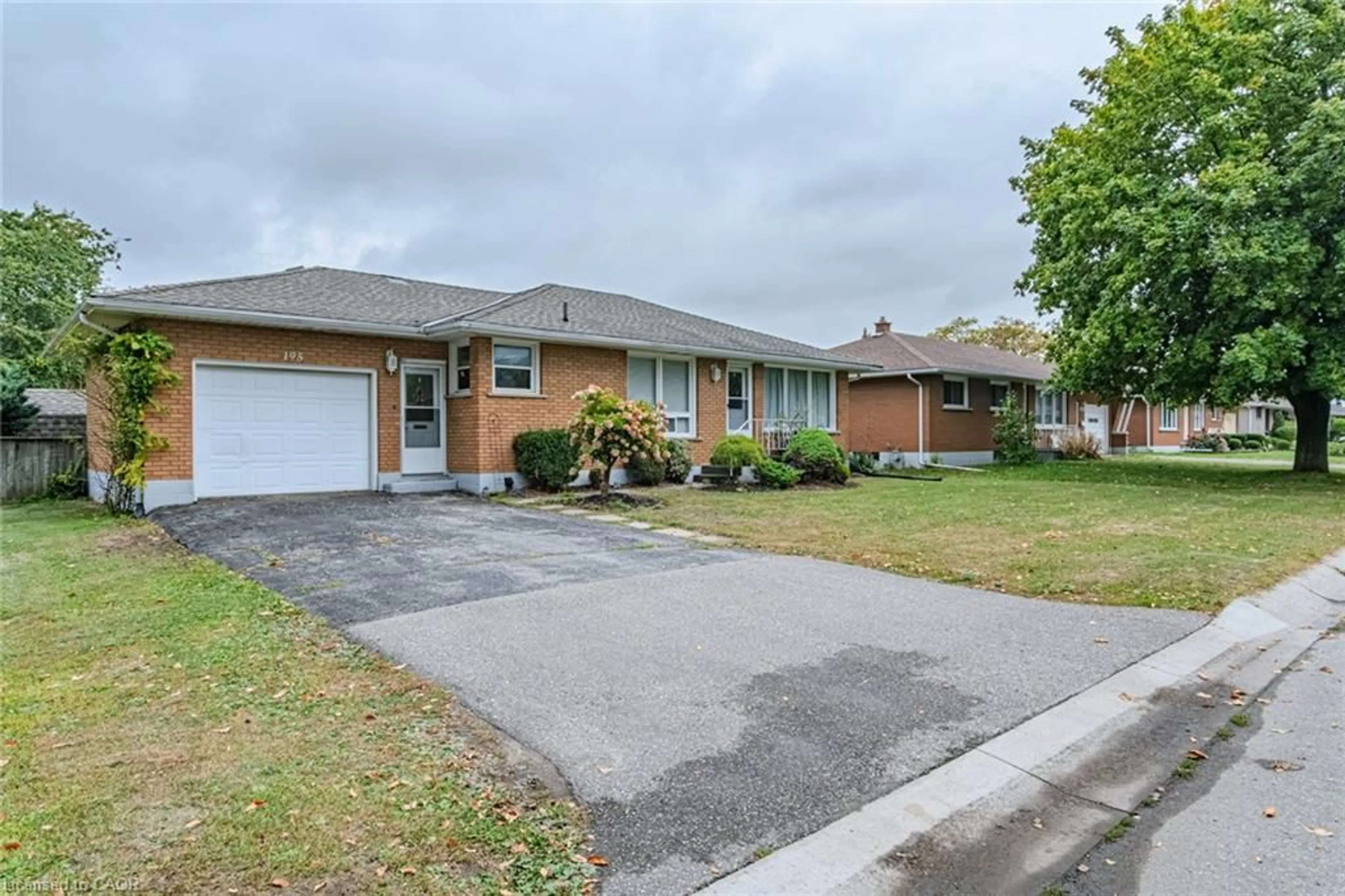 Unknown for 195 Connaught Ave, Delhi Ontario N4B 1L2