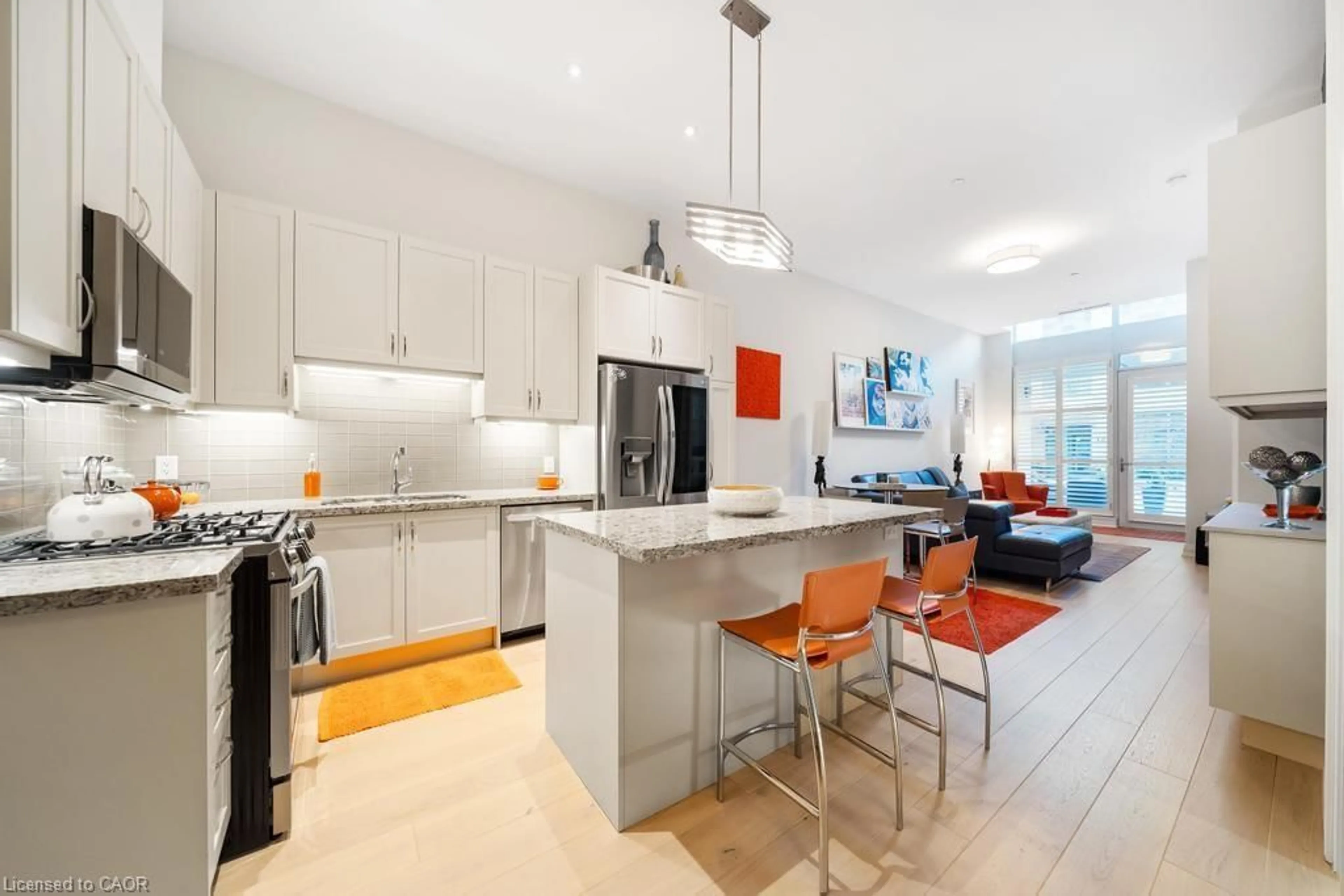 Open concept kitchen, ceramic/tile floor for 11 Bronte Rd #103, Oakville Ontario L6L 0E1