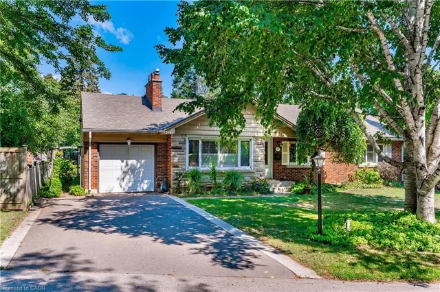 Property image for 557 Stillwater Cres