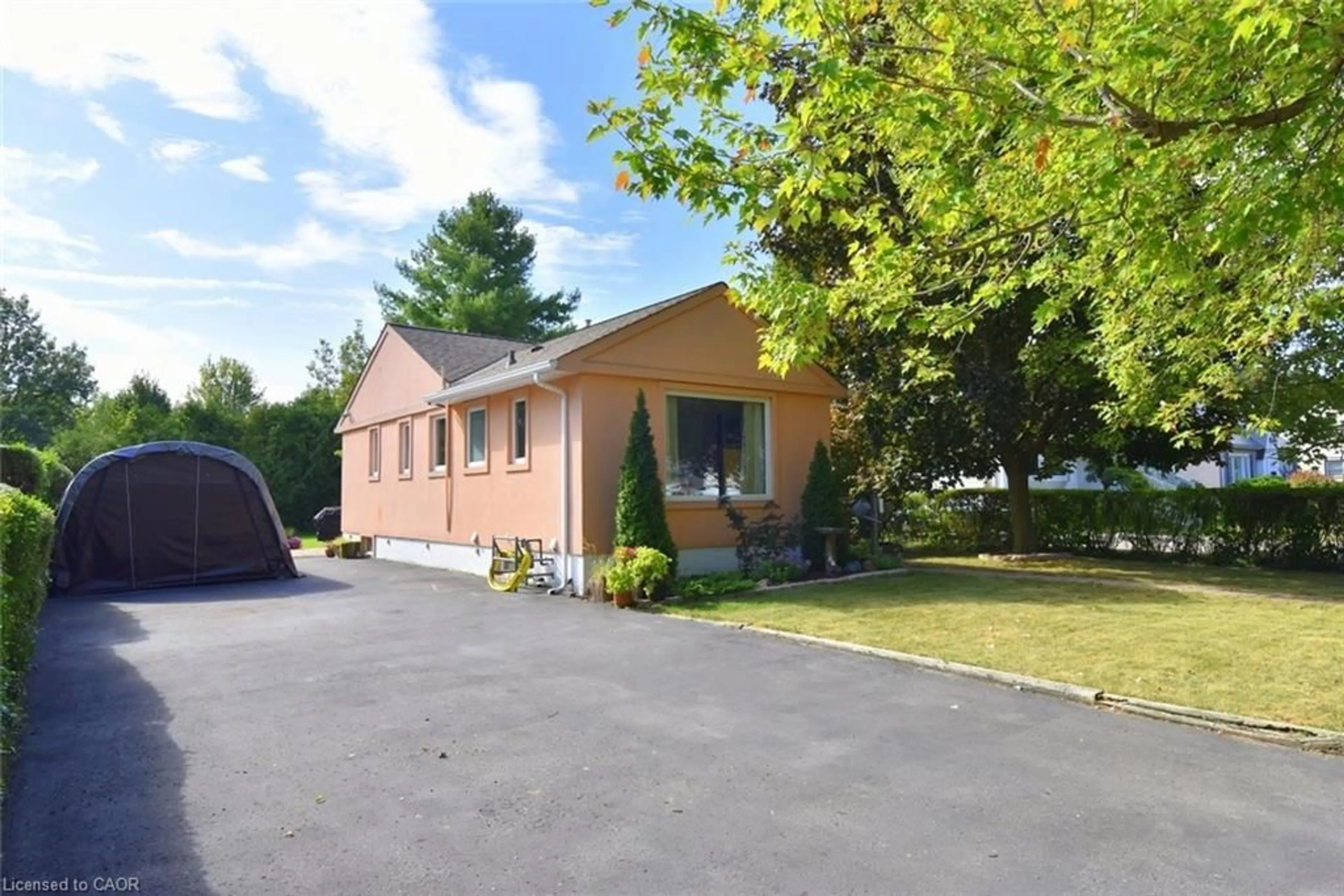Unknown for 26 Heywood Ave, St. Catharines Ontario L2M 2M8