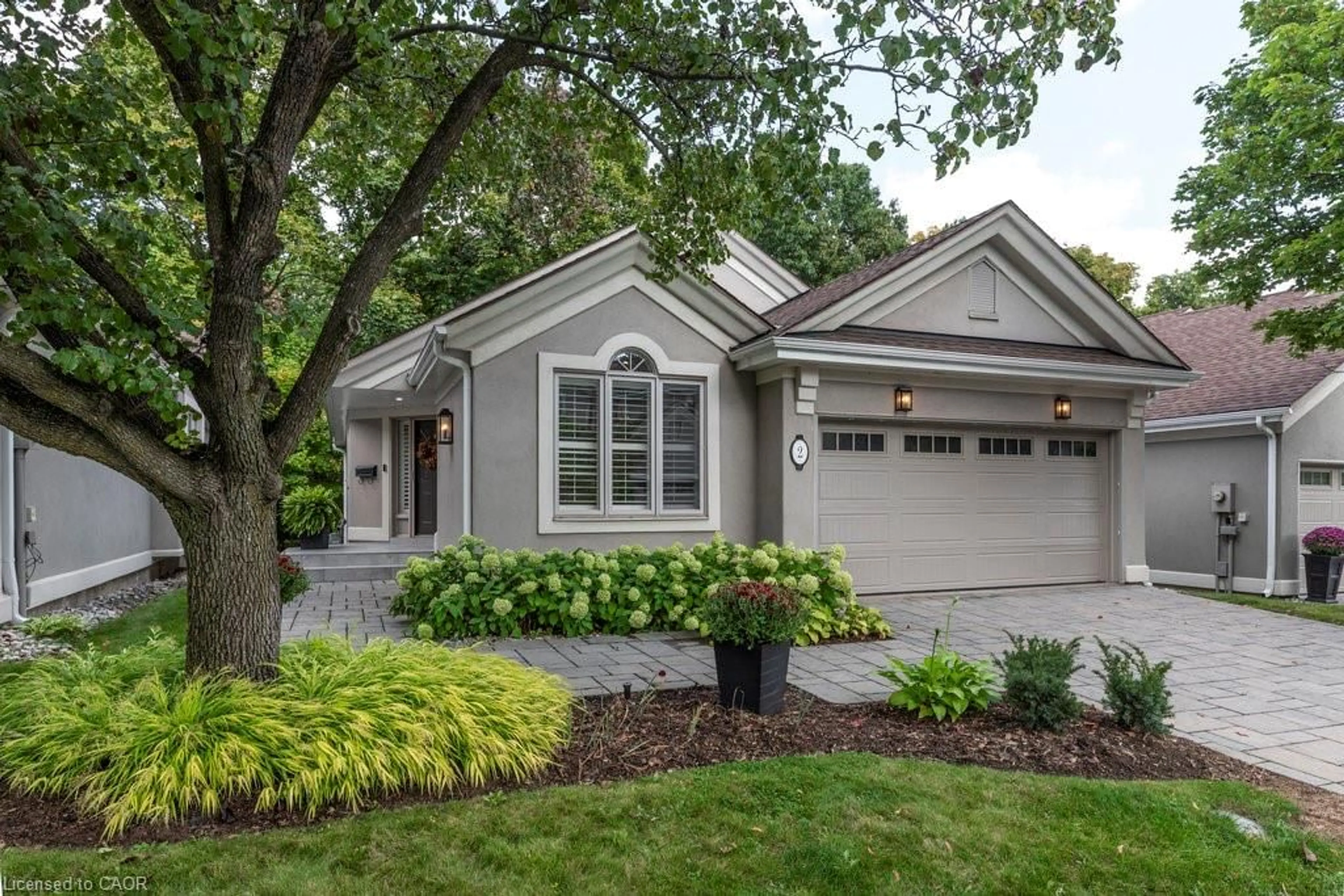 Home with brick exterior material, street for 1095 Skyview Dr #2, Burlington Ontario L7P 4W7