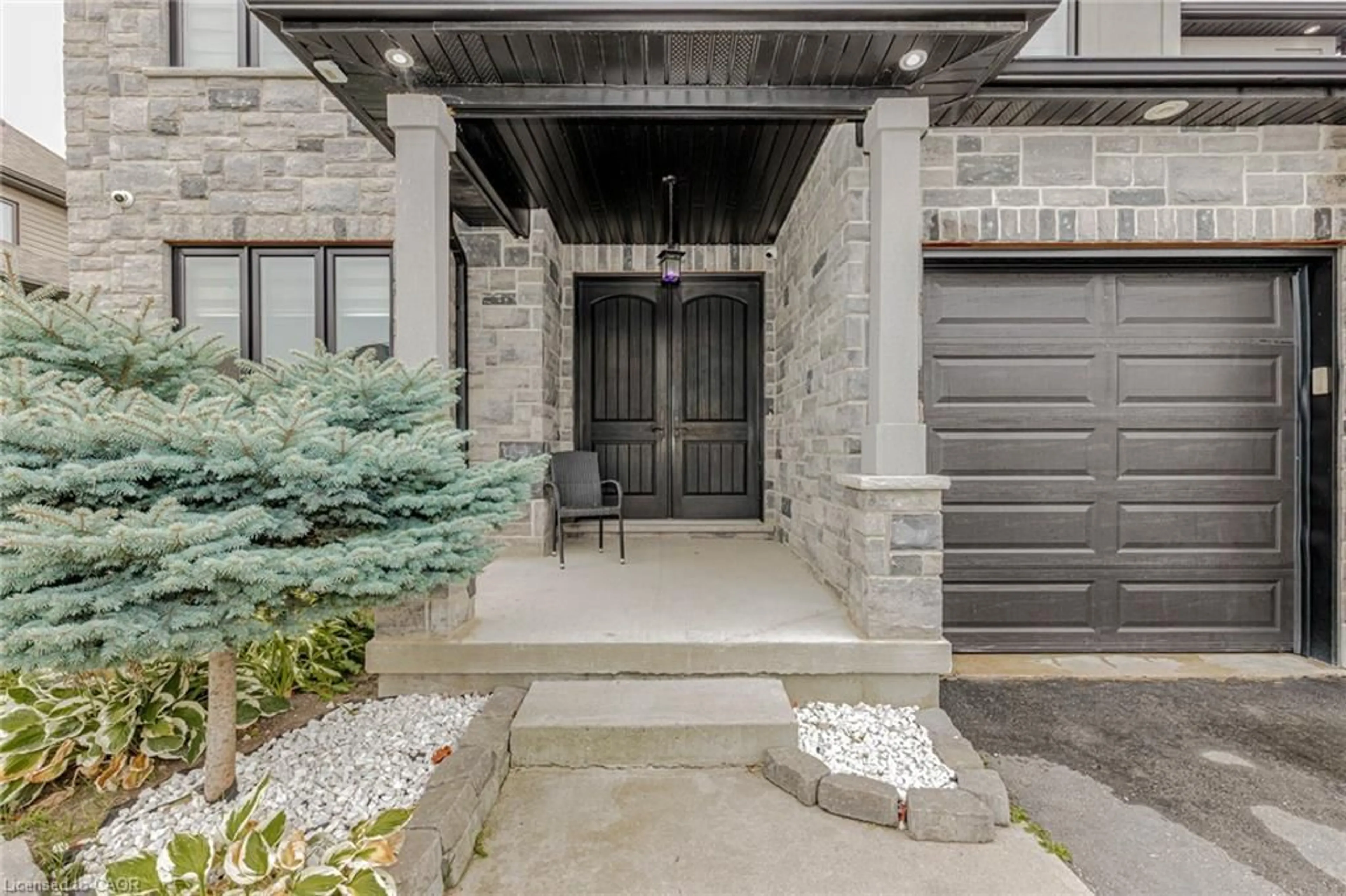 Indoor entryway for 263 Wedgewood Dr, Woodstock Ontario N4T 0J1