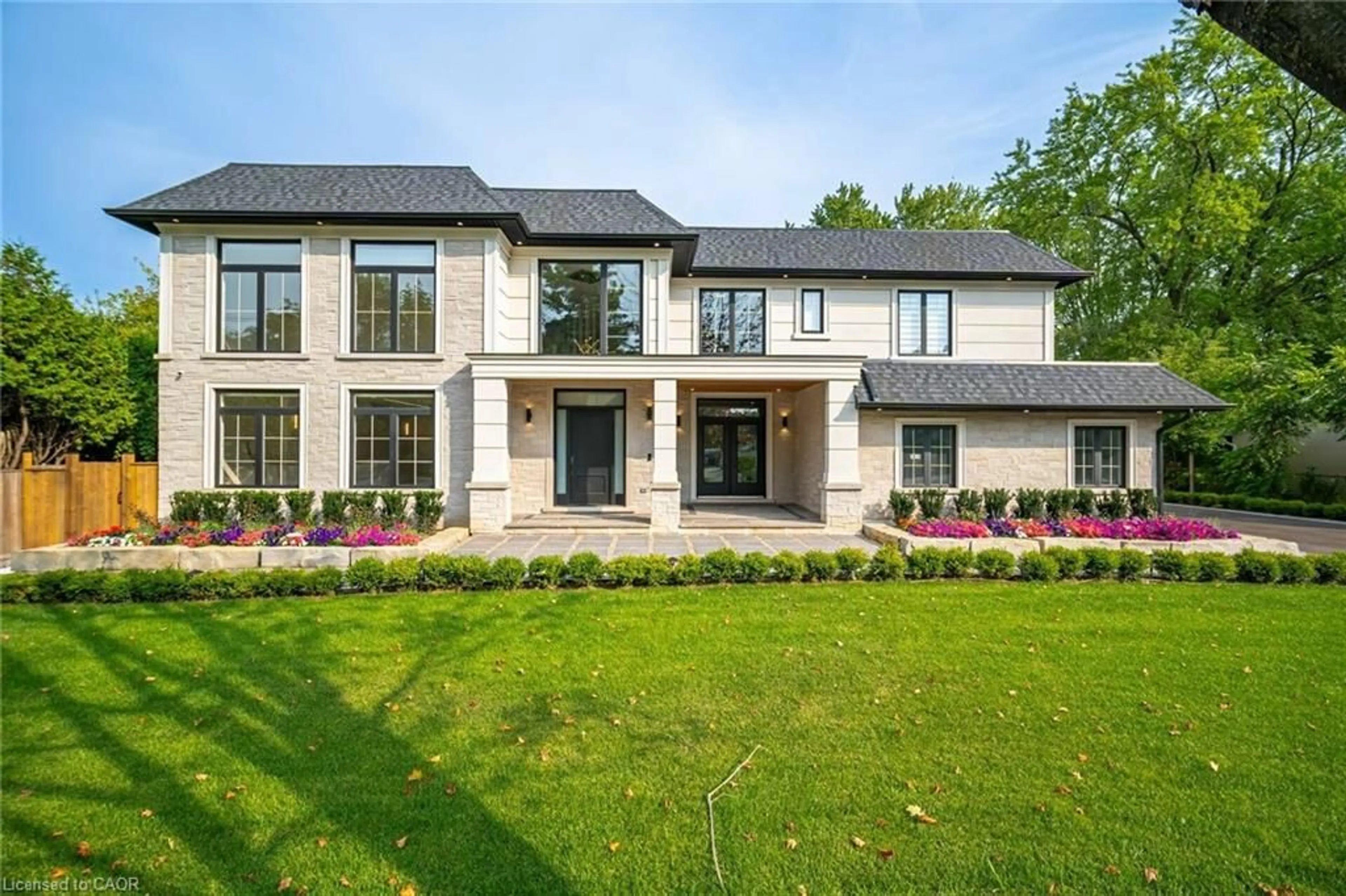 Home with brick exterior material, unknown for 2014 Lakeshore Rd, Oakville Ontario L6L 1G7