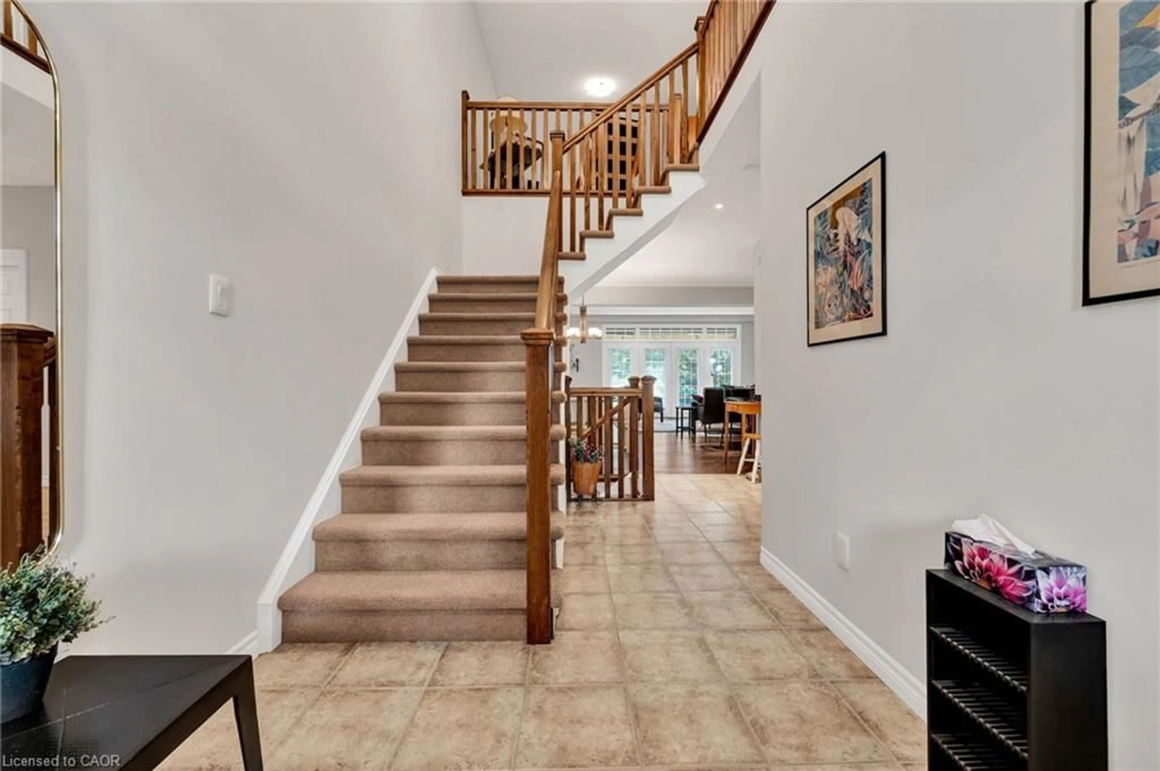 Indoor foyer for 435 Winchester Dr #22, Waterloo Ontario N2T 0B7