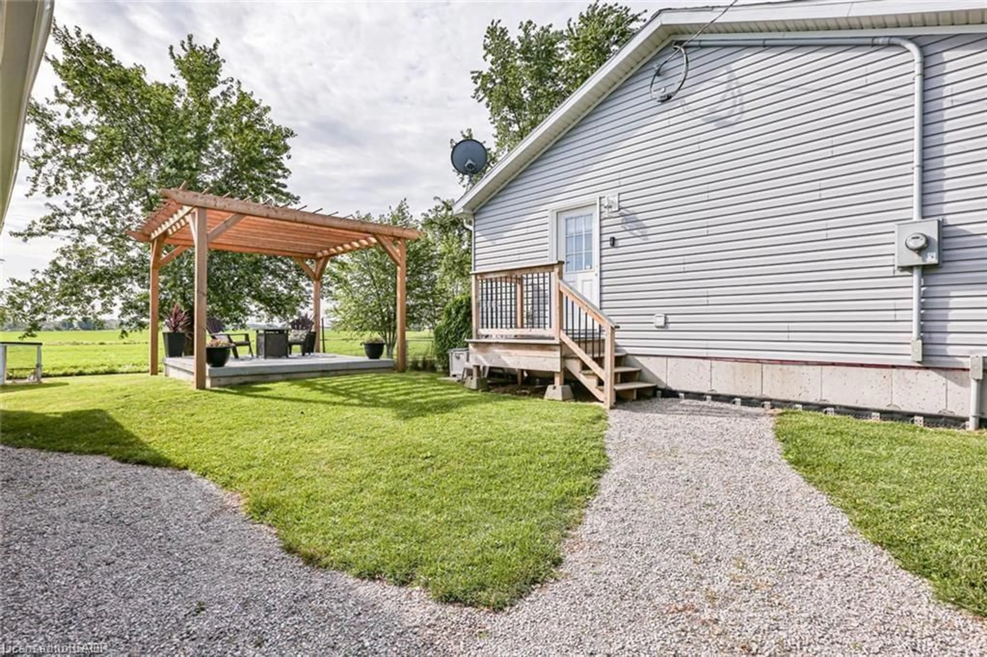 Patio, street for 3318 #6 Hwy, Hagersville Ontario N0A 1J0