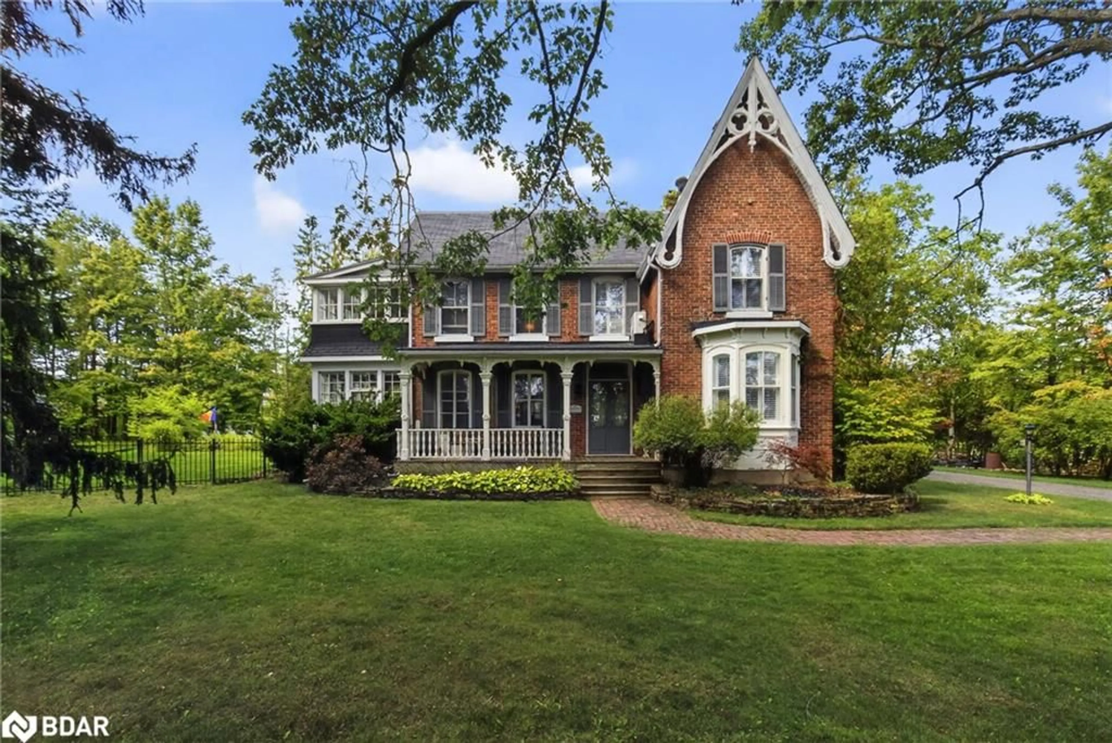 Home with brick exterior material, unknown for 126 Letitia St, Barrie Ontario L4N 1P5
