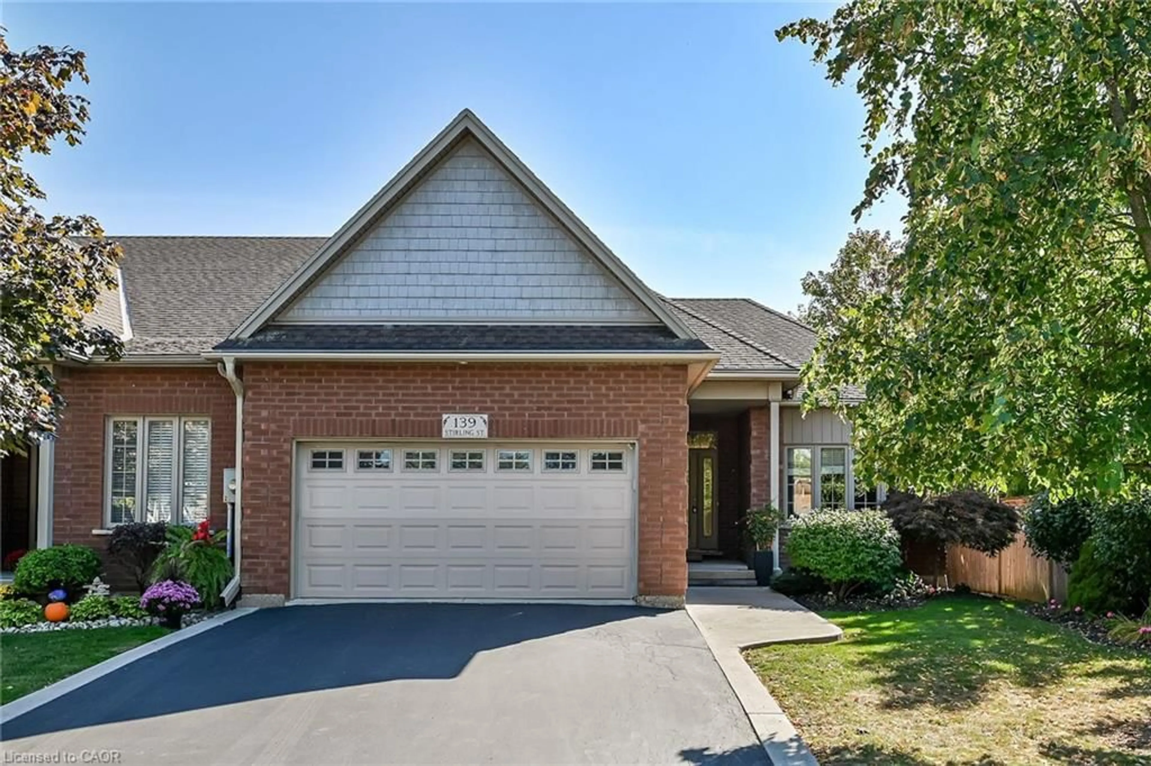 Home with brick exterior material, street for 139 Stirling St, Caledonia Ontario N3W 0A4