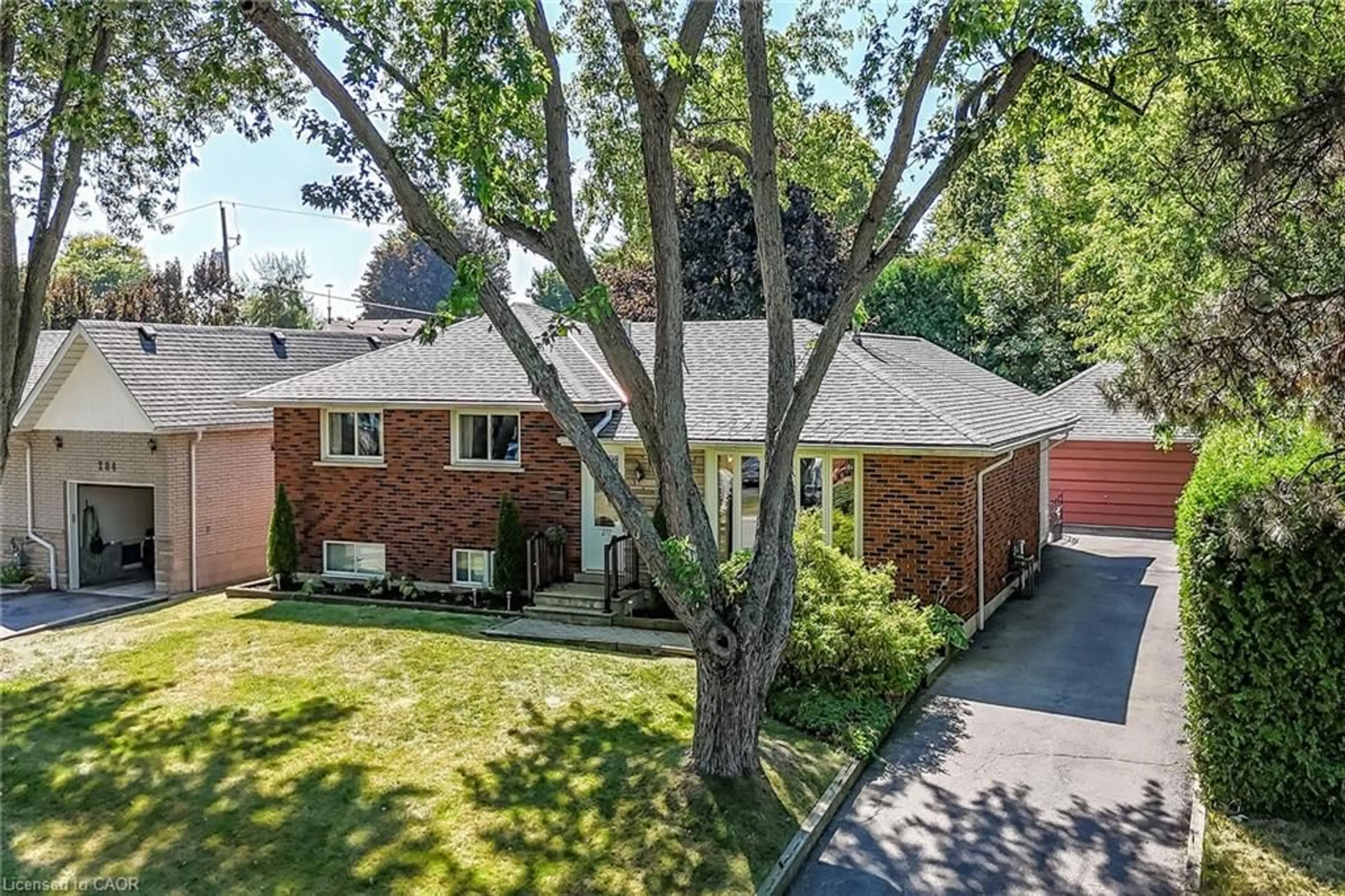 A pic from outside/outdoor area/front of a property/back of a property/a pic from drone, street for 278 Alma Lane, Ancaster Ontario L9G 2T5