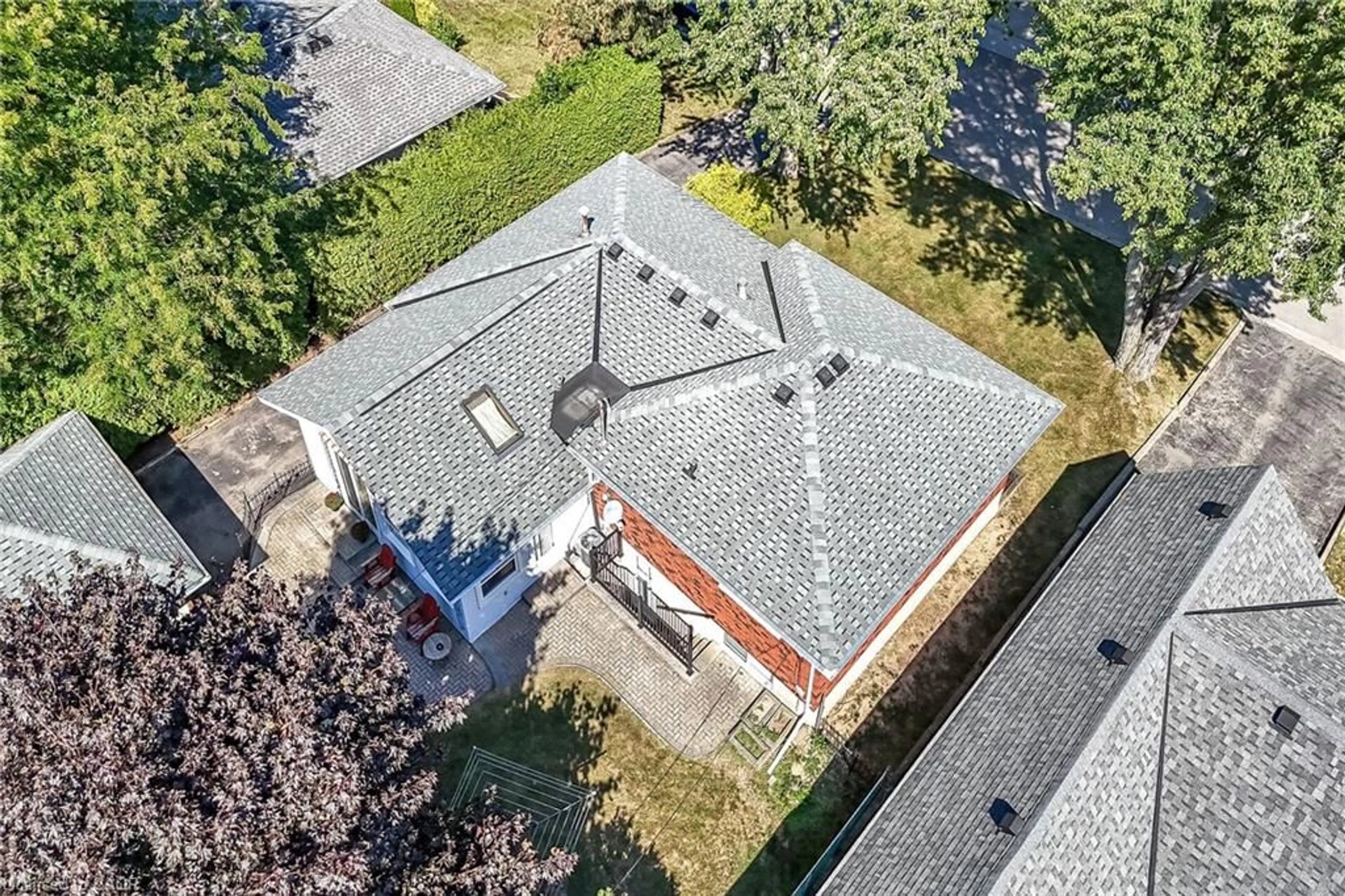 A pic from outside/outdoor area/front of a property/back of a property/a pic from drone, street for 278 Alma Lane, Ancaster Ontario L9G 2T5