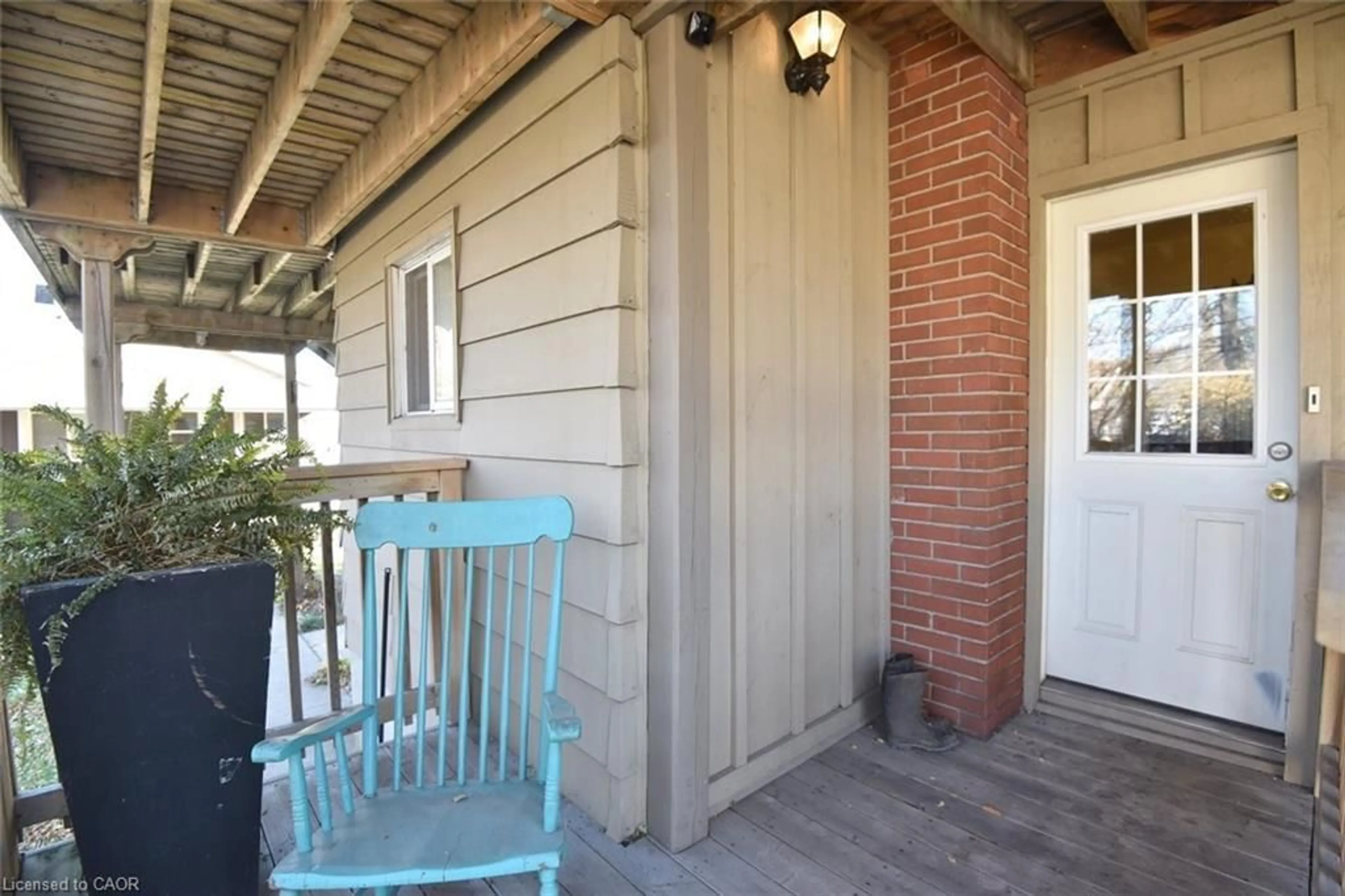 Patio, street for 645 Beach Blvd, Hamilton Ontario L8H 6X8