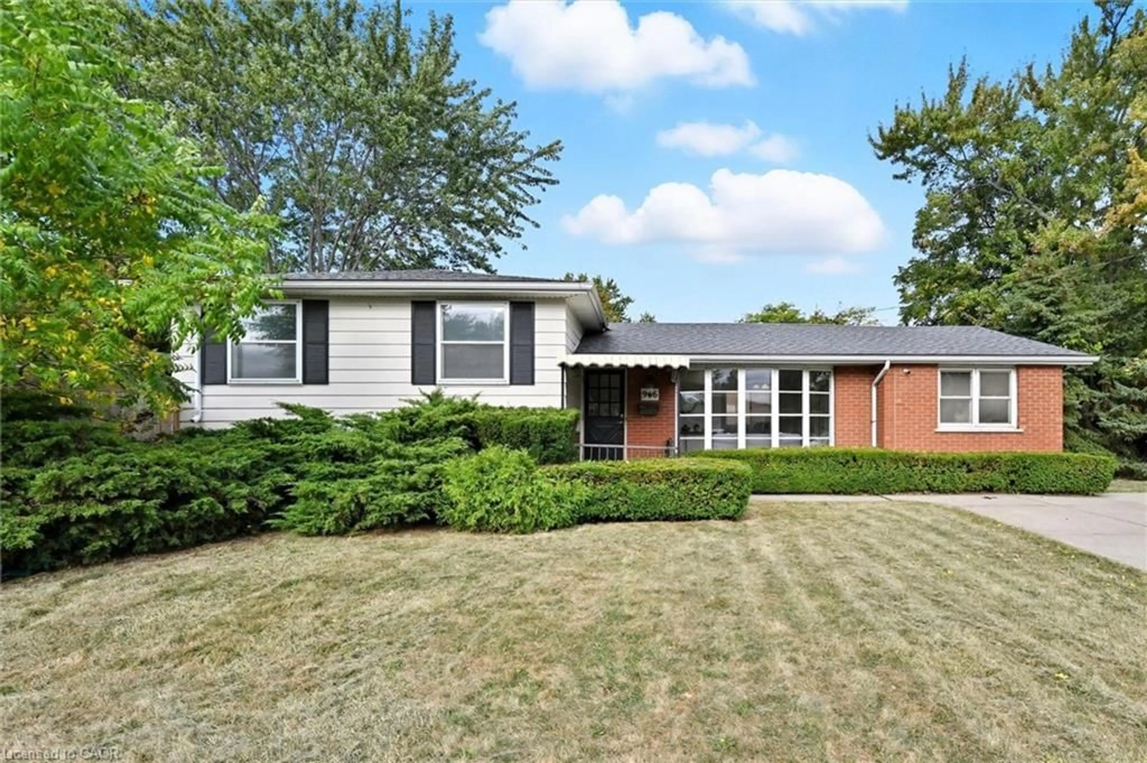 Home with brick exterior material, street for 966 Upper Sherman Ave, Hamilton Ontario L8V 4W4
