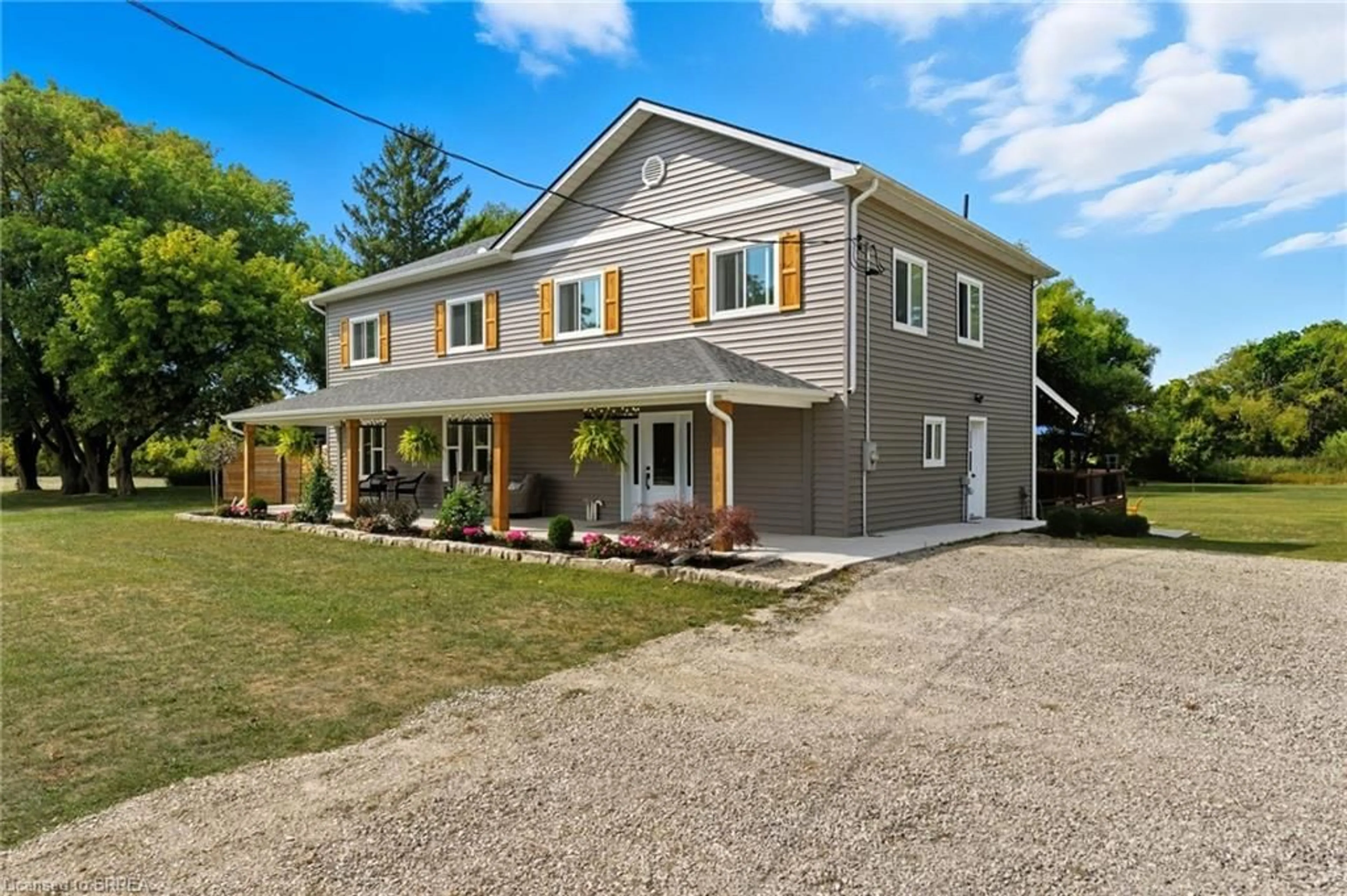 Home with vinyl exterior material, street for 229 Pleasant Ridge Rd, Brantford Ontario N3R 0B8