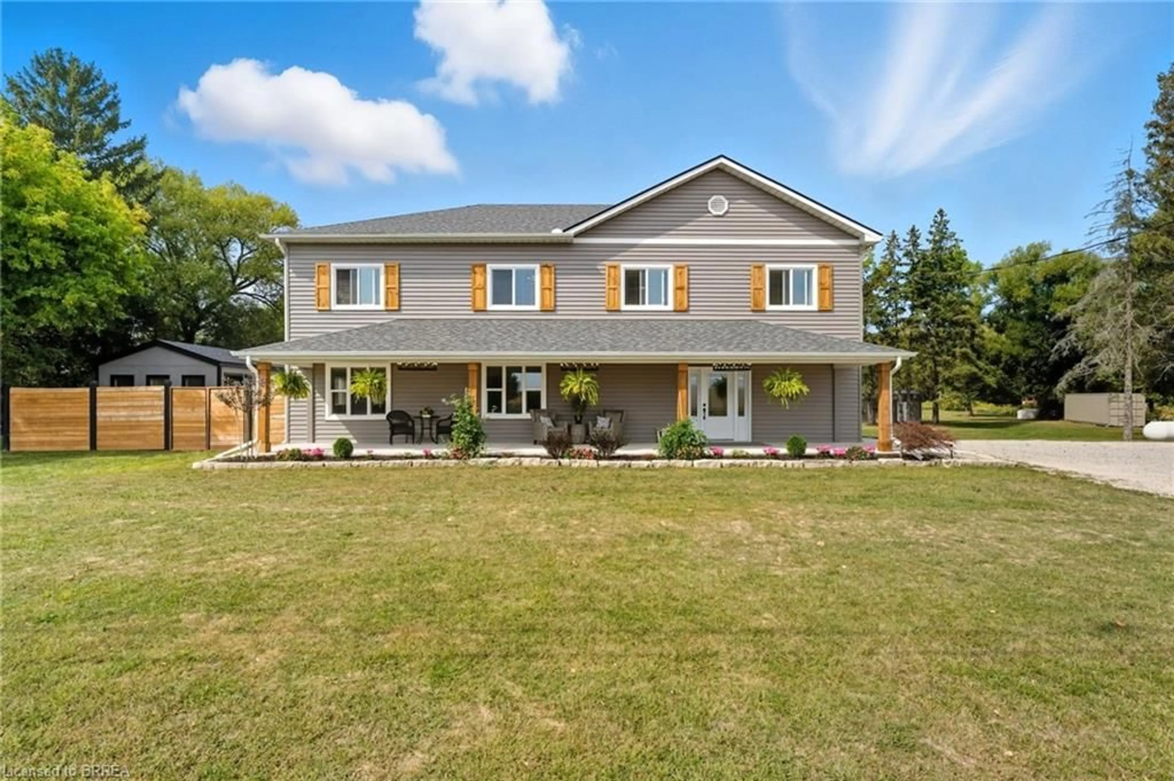 Home with vinyl exterior material, unknown for 229 Pleasant Ridge Rd, Brantford Ontario N3R 0B8