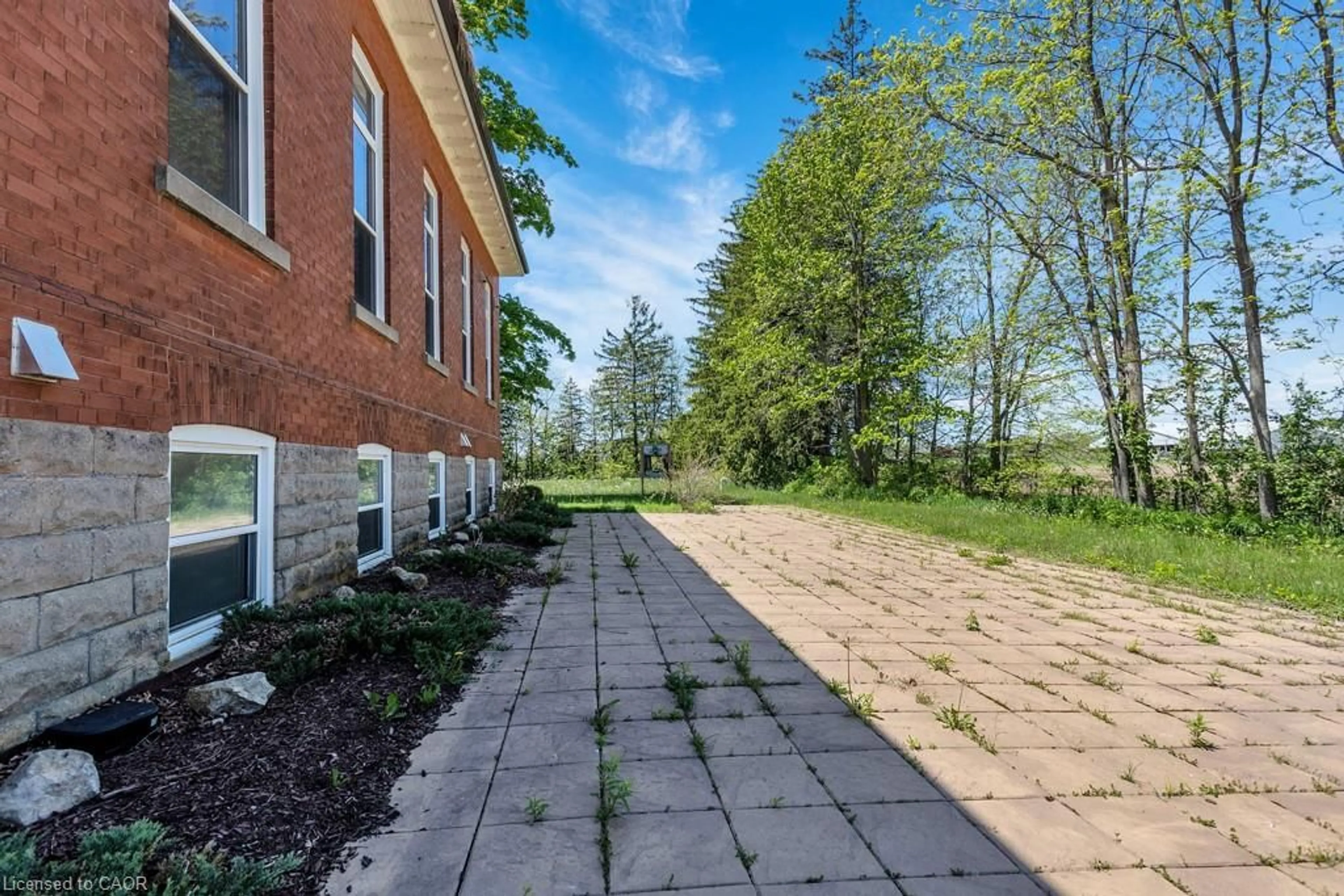 Patio, street for 5183 Trussler Rd, Ayr Ontario N0B 1E0