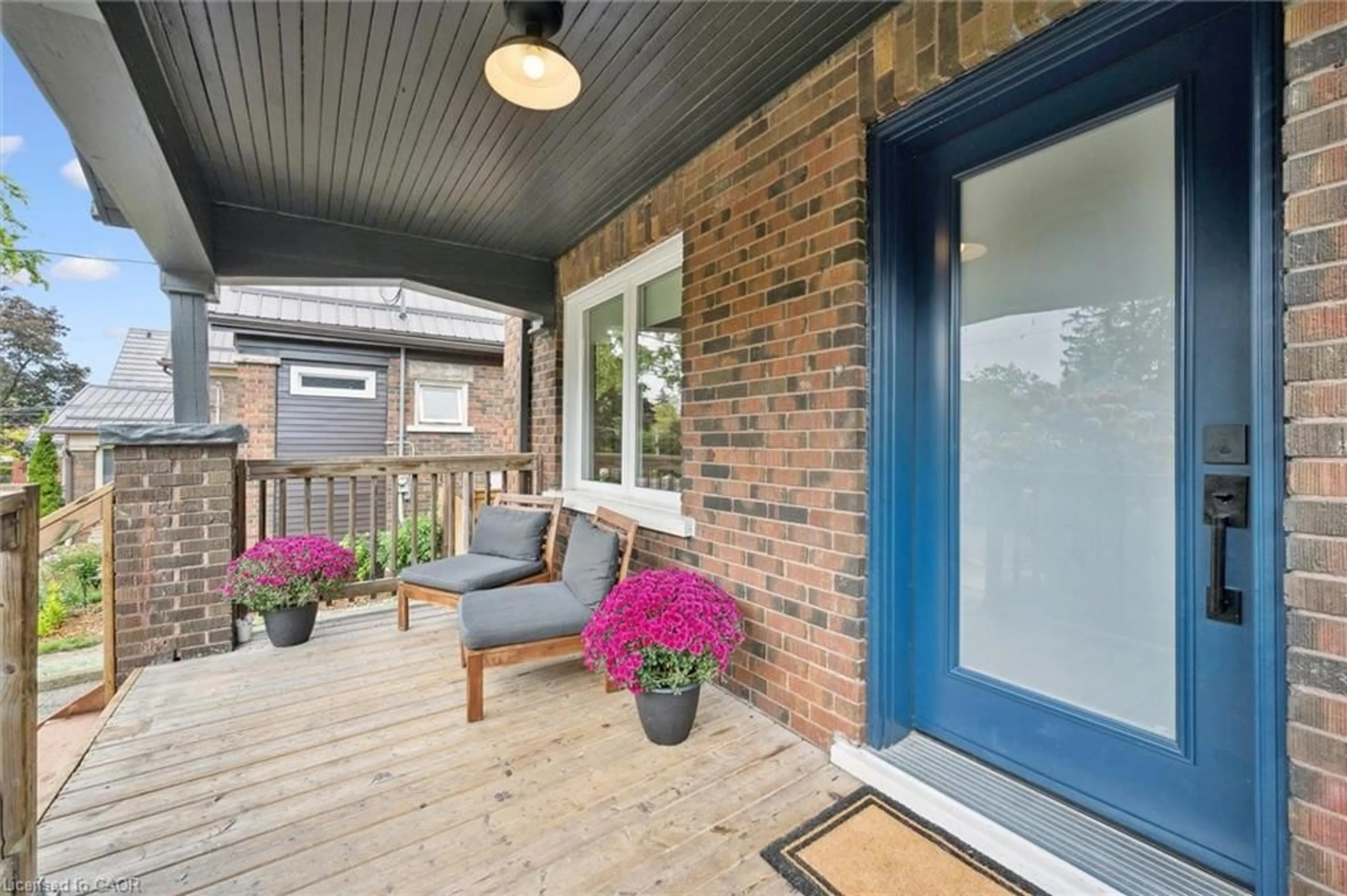 Unknown for 100 Dekay St, Kitchener Ontario N2H 3T6