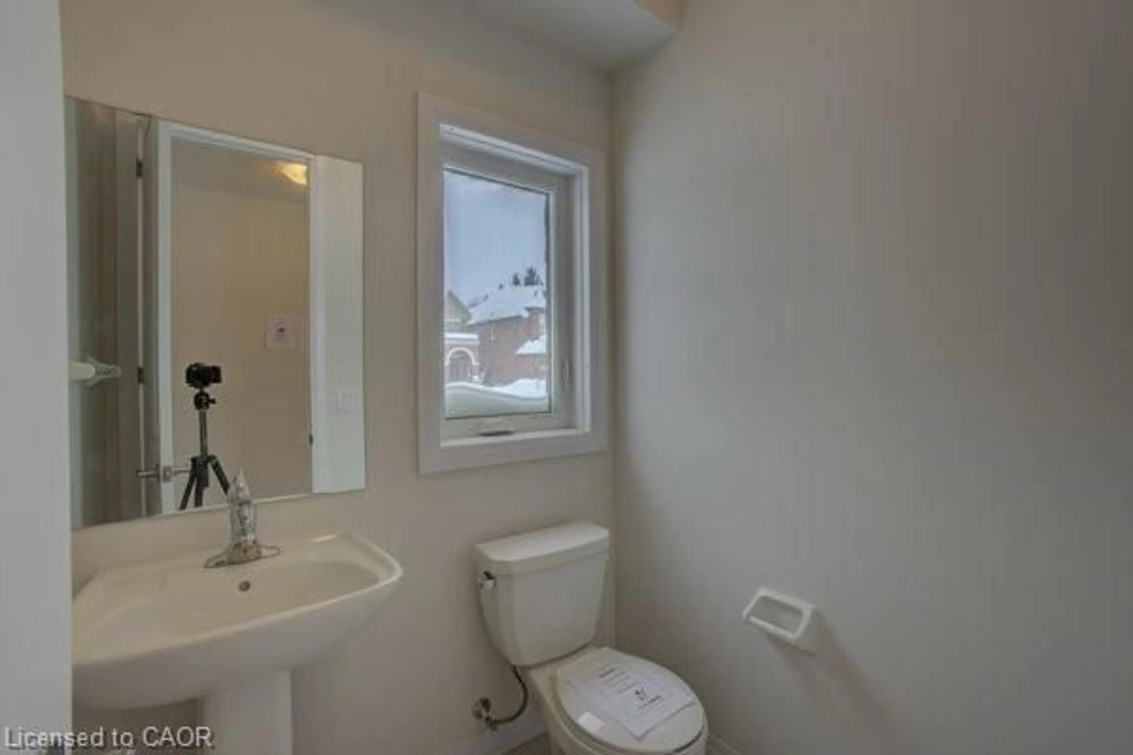 Standard bathroom, unknown for 161 Raftis St, Arthur Ontario N0G 1A0
