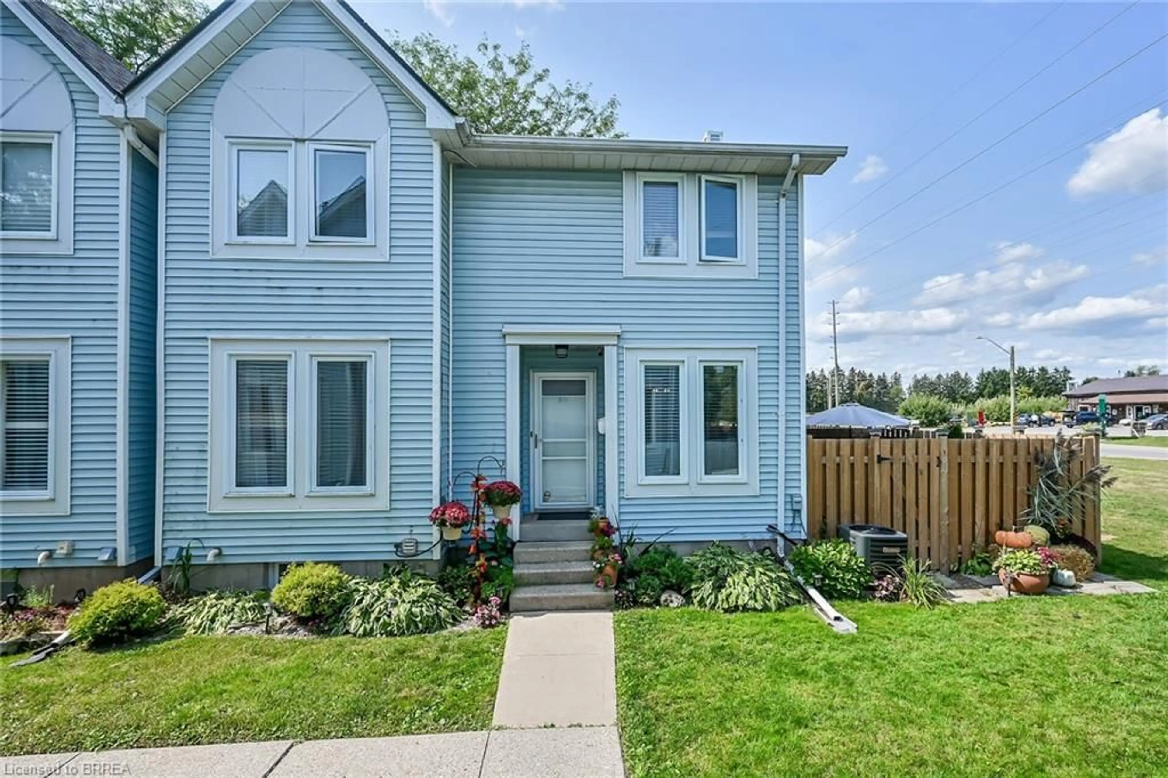 Home with vinyl exterior material, street for 1 Brantwood Park Rd #A, Brantford Ontario N3P 1Y3