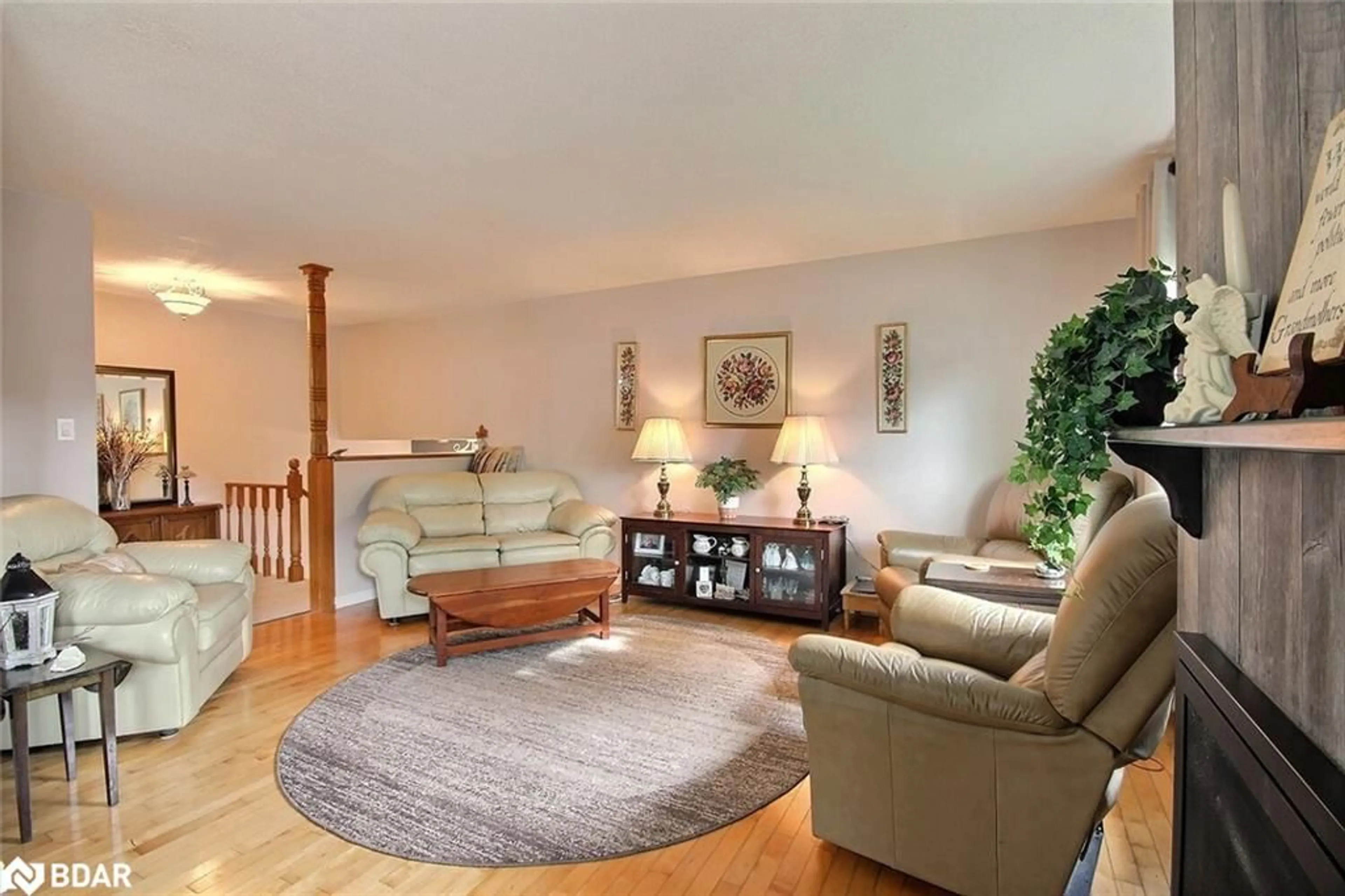 Living room with furniture, unknown for 29 Patrick St, Trenton Ontario K8V 4B4