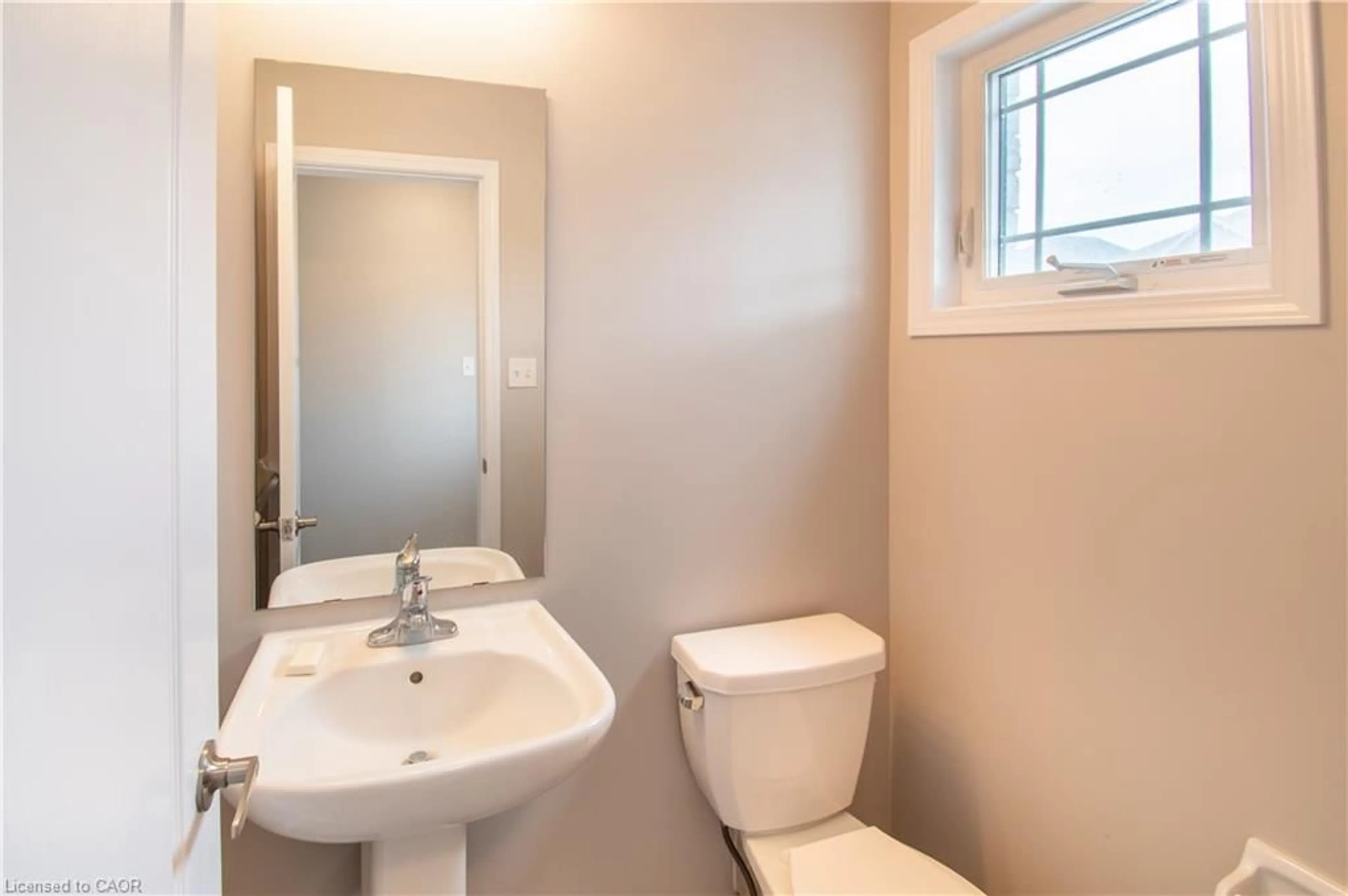 Standard bathroom, unknown for 191 Diana Drive Dr, Orillia Ontario L3V 8J8