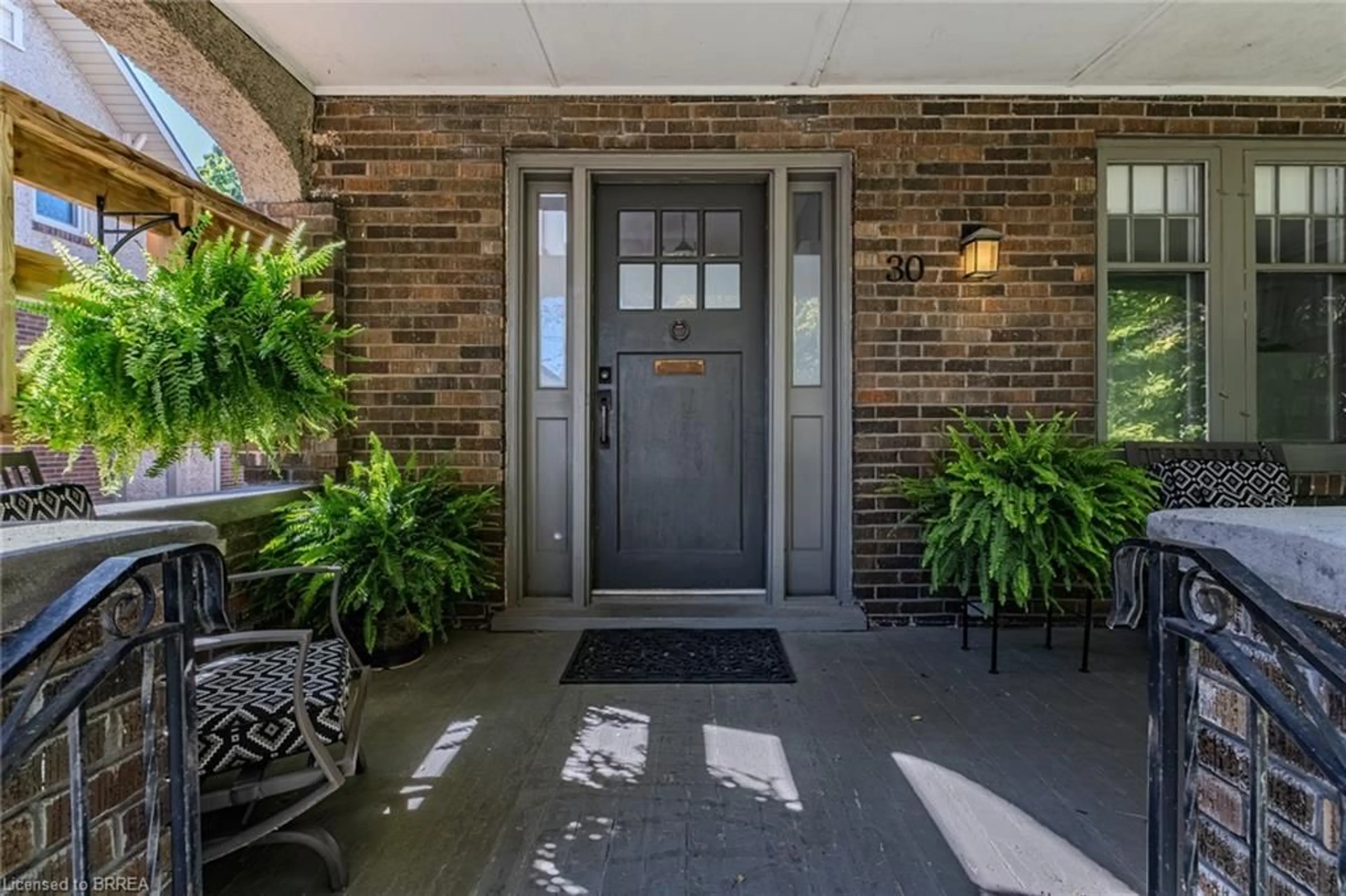 Indoor entryway for 30 Banfield St, Paris Ontario N3L 2Y6